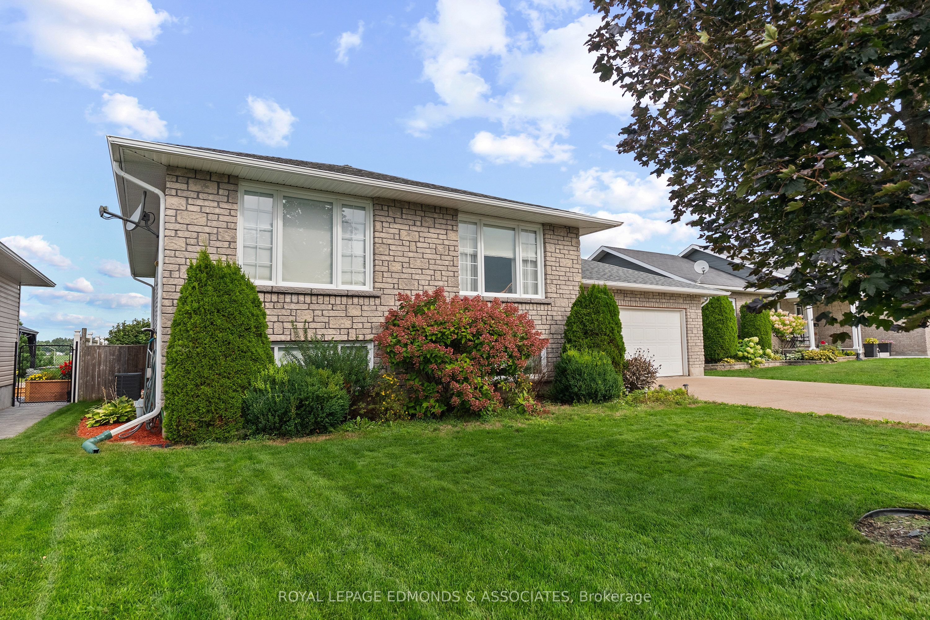 626 Moss Drive, Pembroke, ON K8A 8R7 photo 3