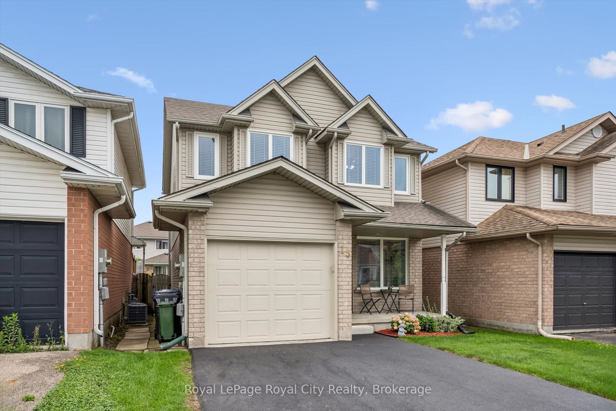 15 Trailbrook Lane, Guelph, ON N1E 7B6 photo 3