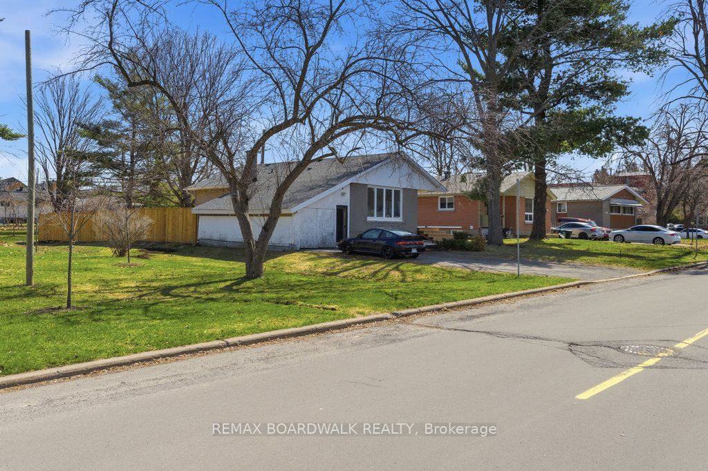 1279 Adirondack Drive, Parkway Park - Queensway Terrace S and Area, ON K2C 2V7 photo 4
