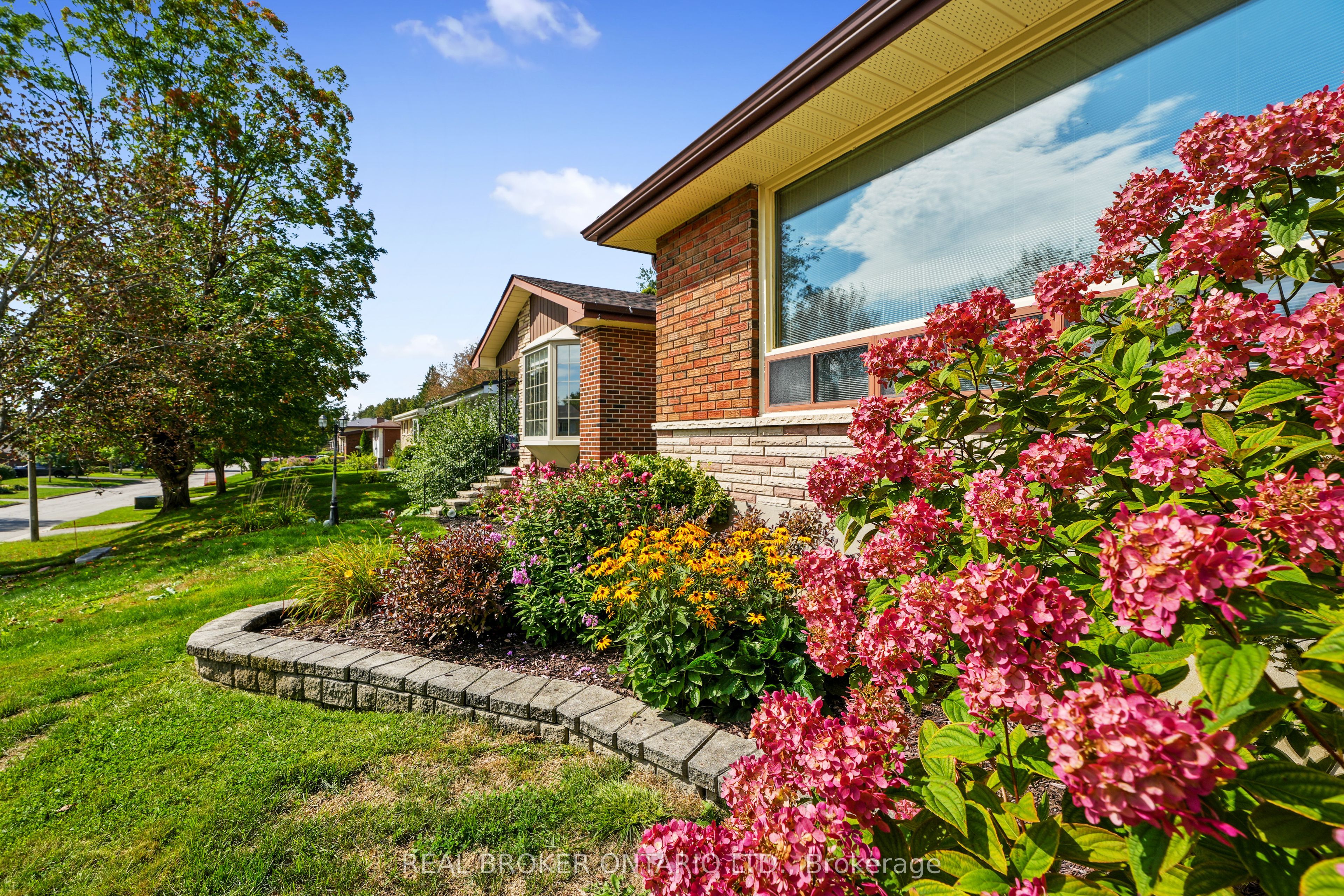 1311 Edmison Drive, Peterborough, ON K9H 6V2 photo 2