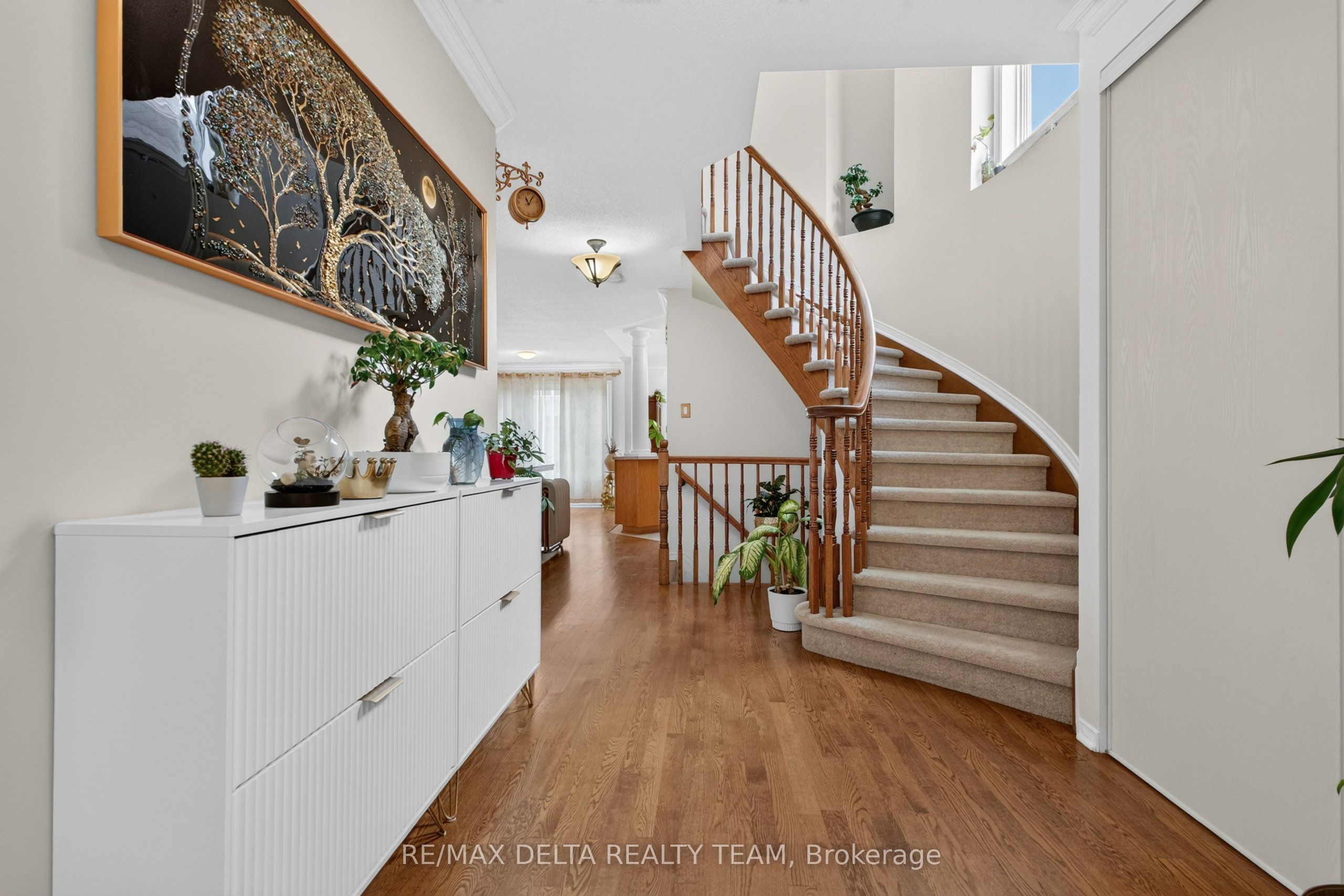 77 Flowertree Crescent, Kanata, ON K2M 2R7 photo 2