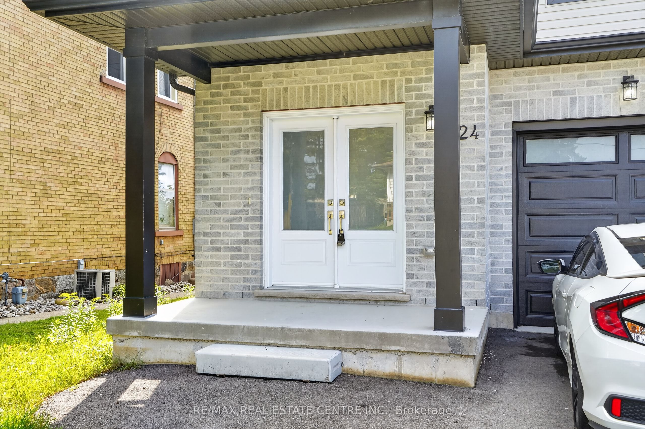 124 King Street E, Ingersoll, ON N5C 1G9 photo 4