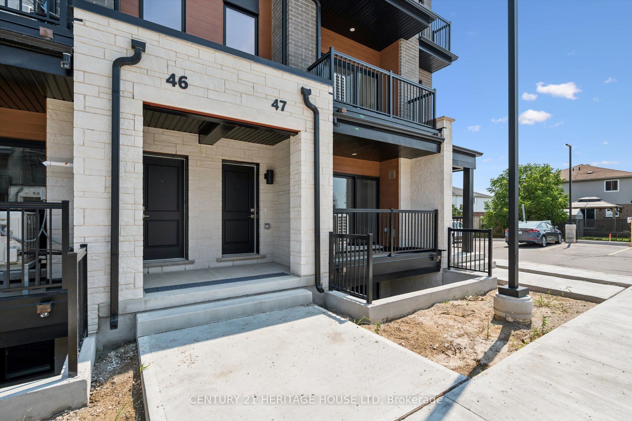 525 Erinbrook Drive B047, Kitchener, ON N2E 0L4 photo 4