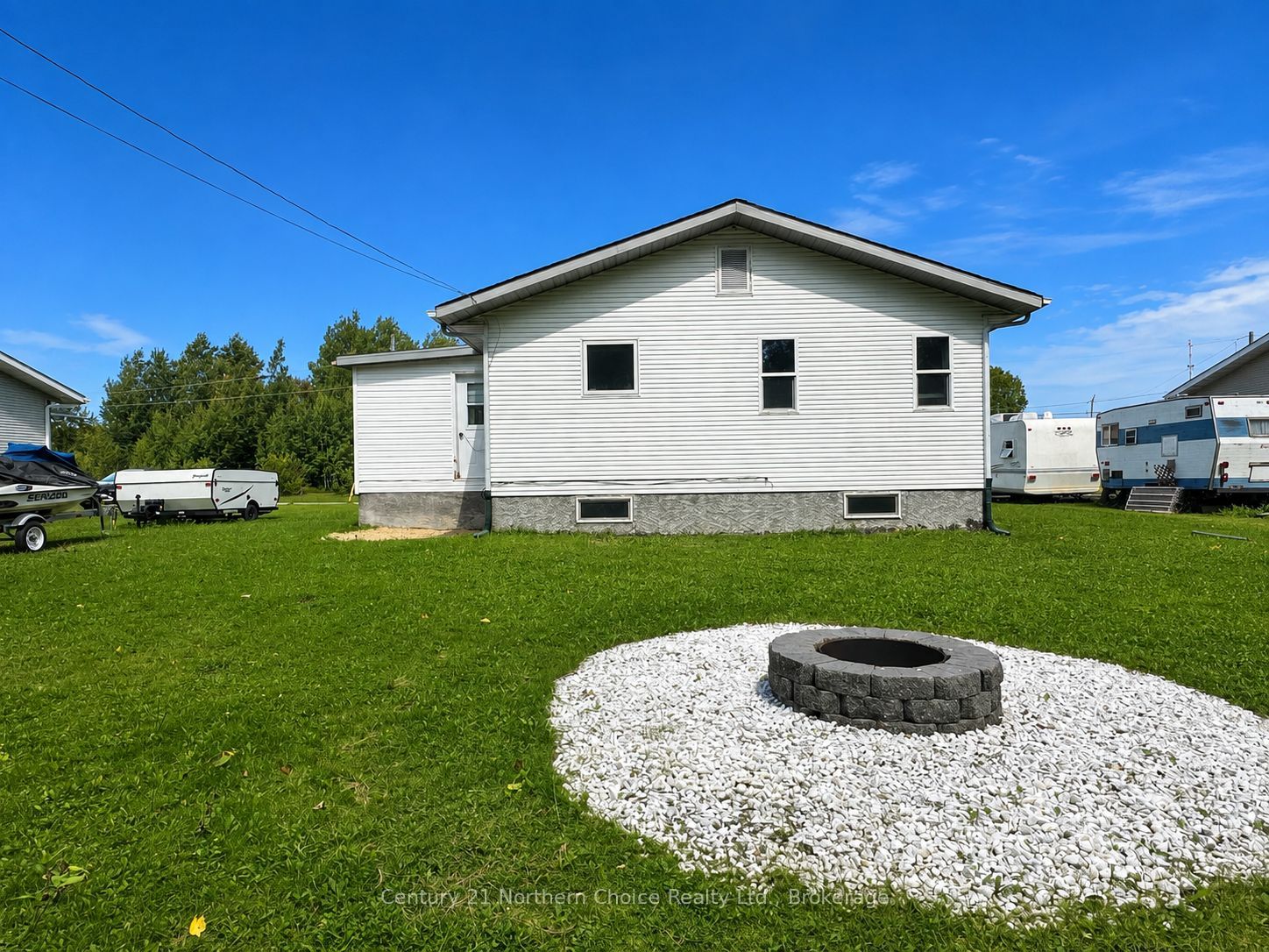 6 Oak Street, Ear Falls, ON P0V 1T0 photo 4