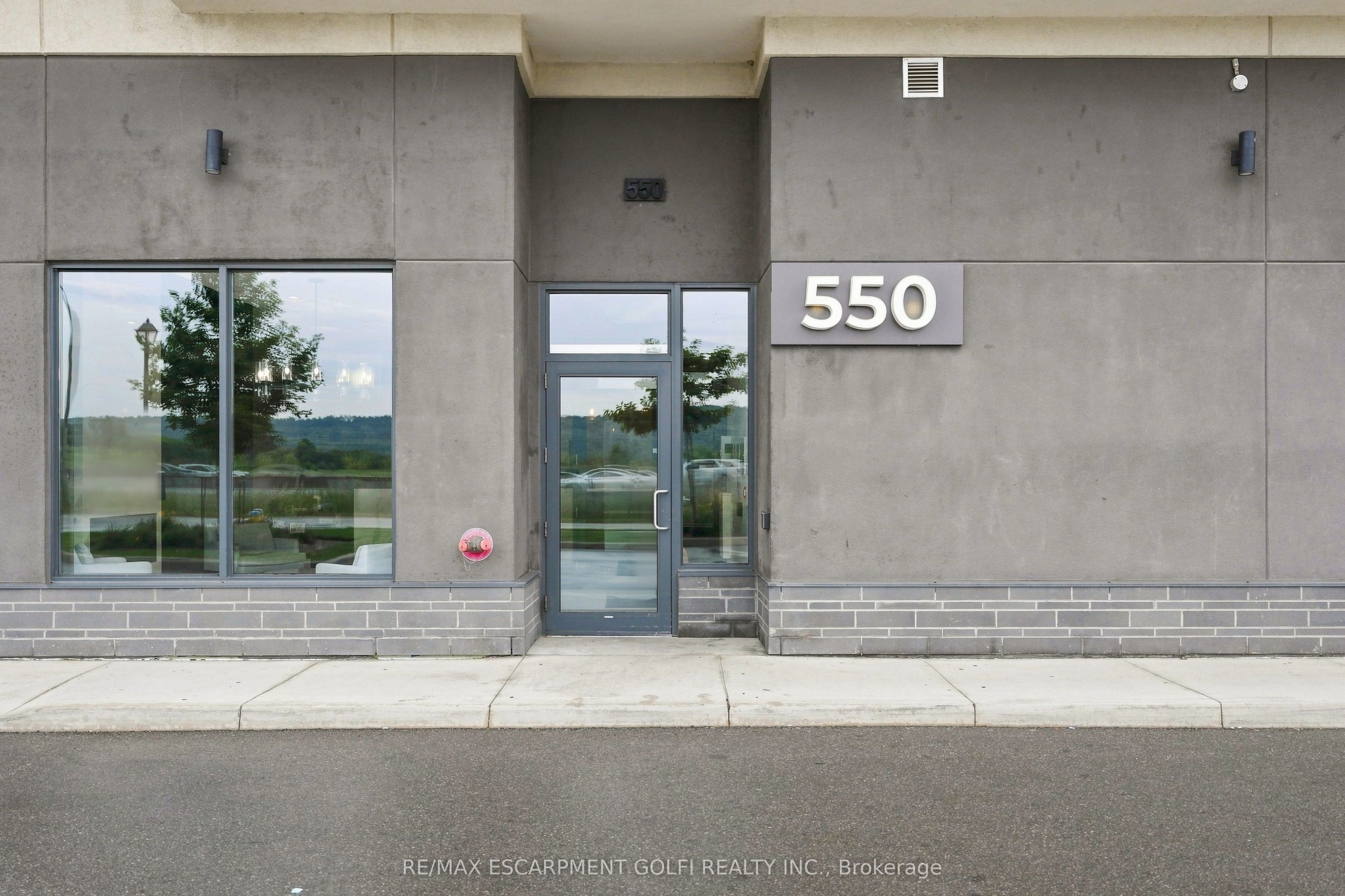 550 North Service Road 607, Grimsby, ON L3M 0H9 photo 4