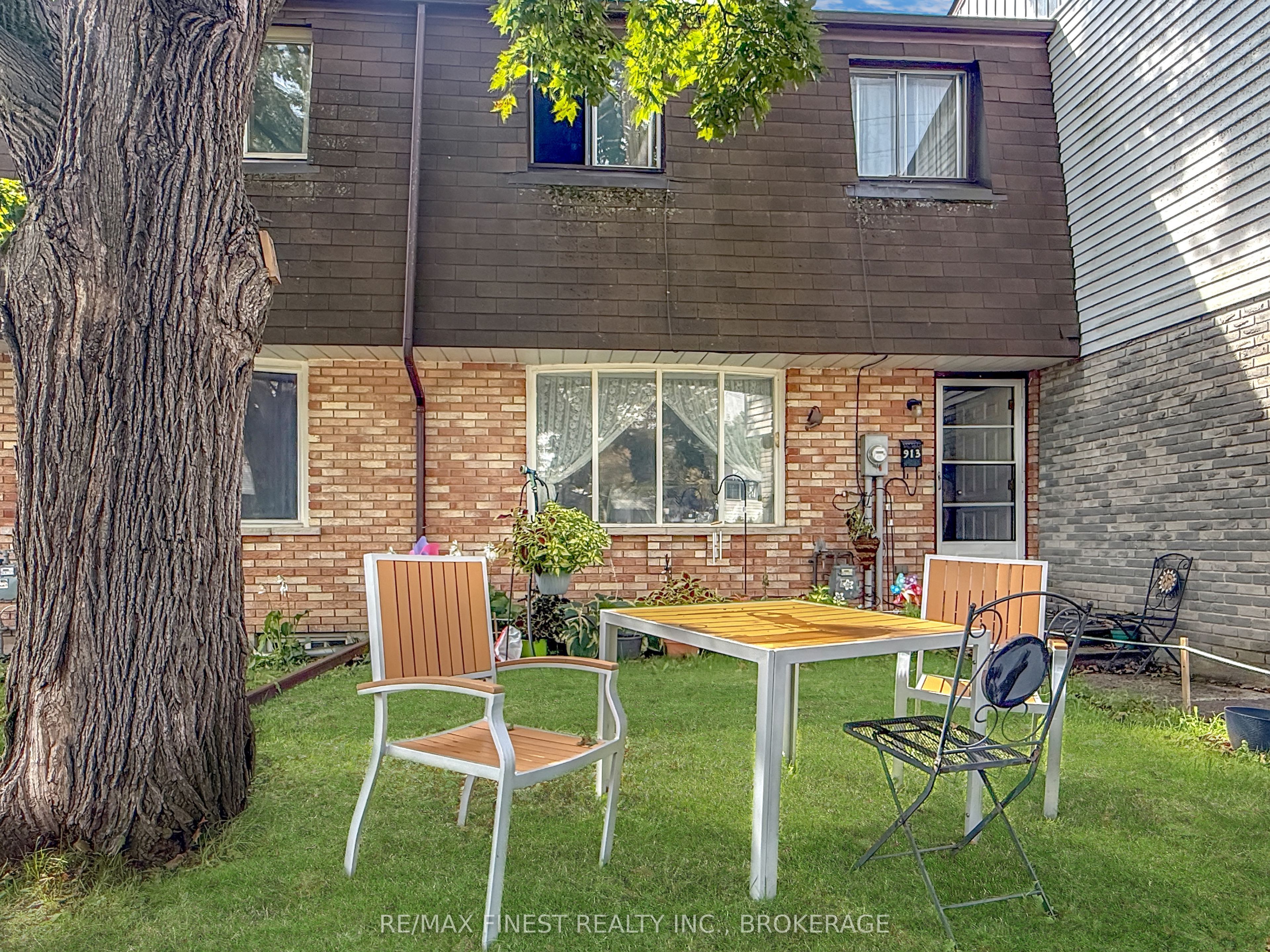 913 Oakview Avenue, Kingston, ON K7M 6V4 photo 2