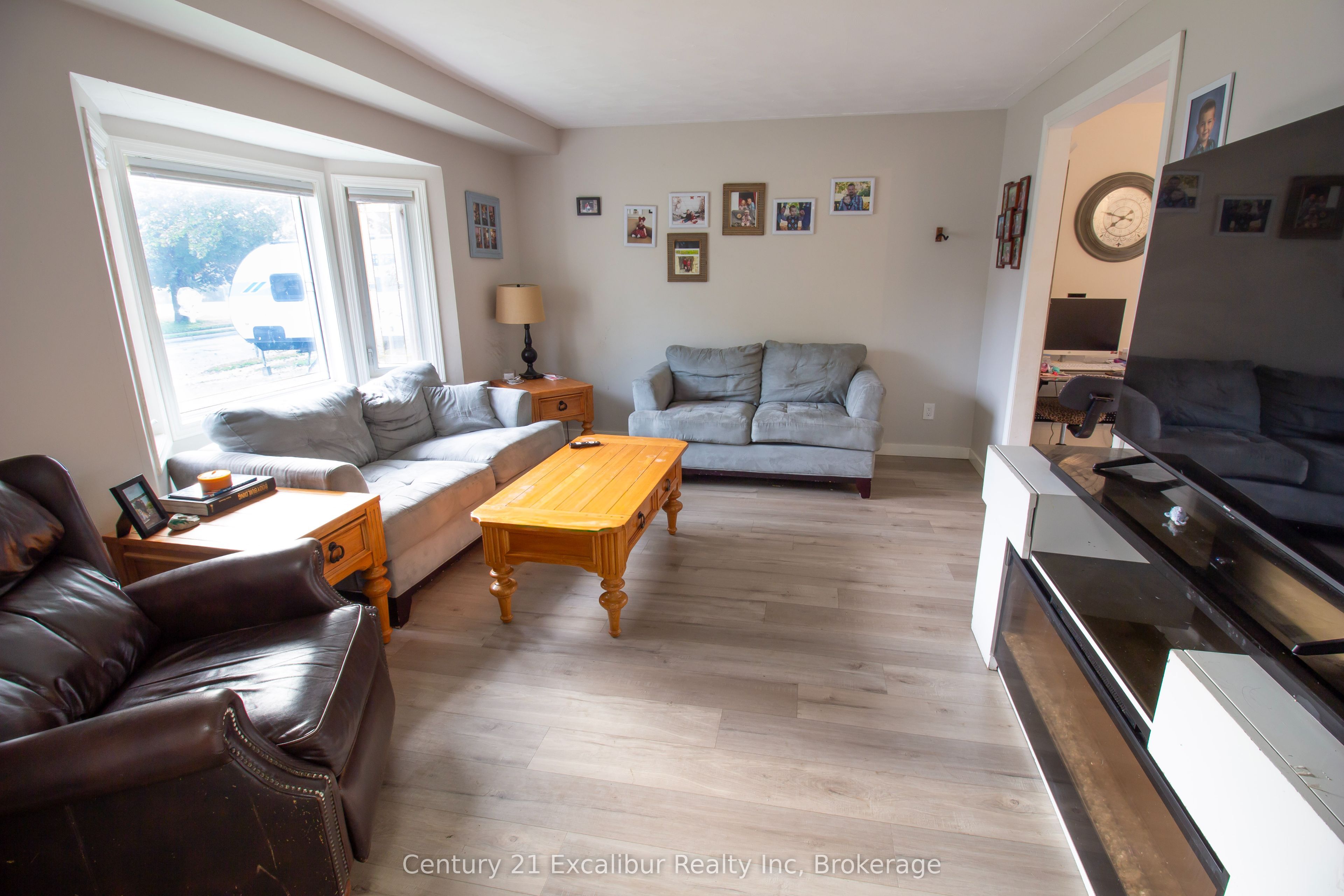 517 Shortreed Avenue, Centre Wellington, ON N1M 3H4 photo 2