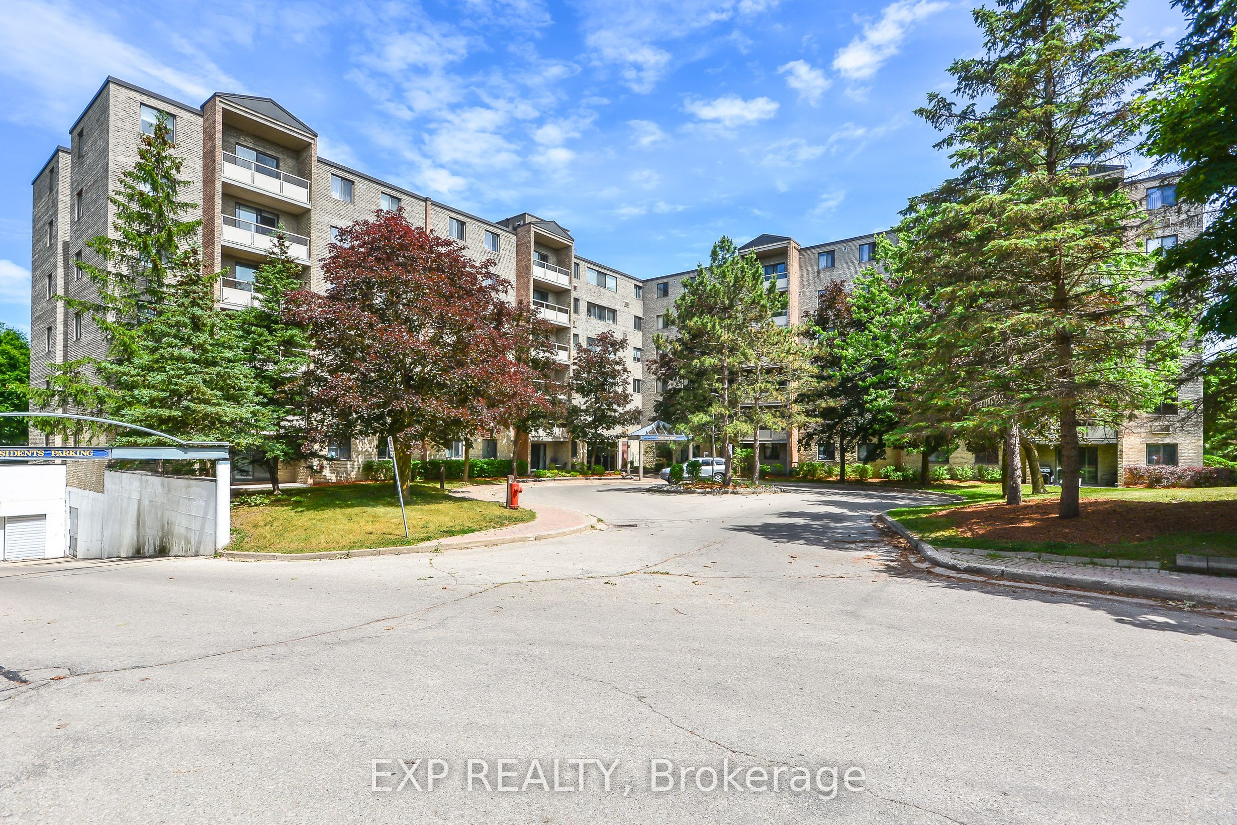 93 Westwood Road 301, Guelph, ON N1H 7J7 photo 2