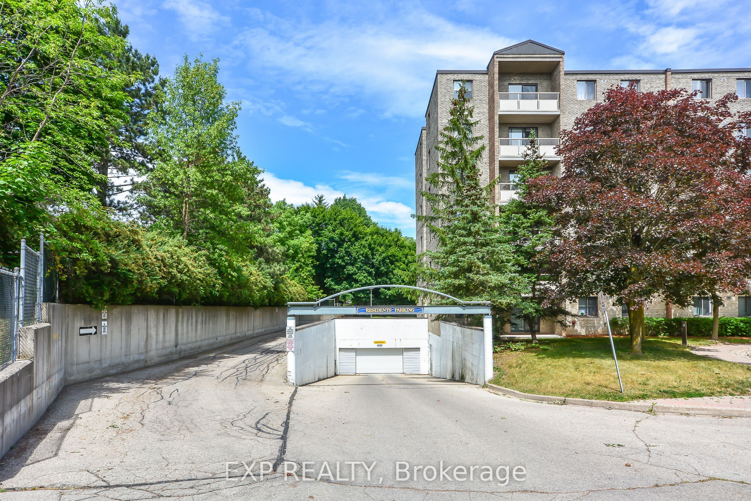 93 Westwood Road 301, Guelph, ON N1H 7J7 photo 3