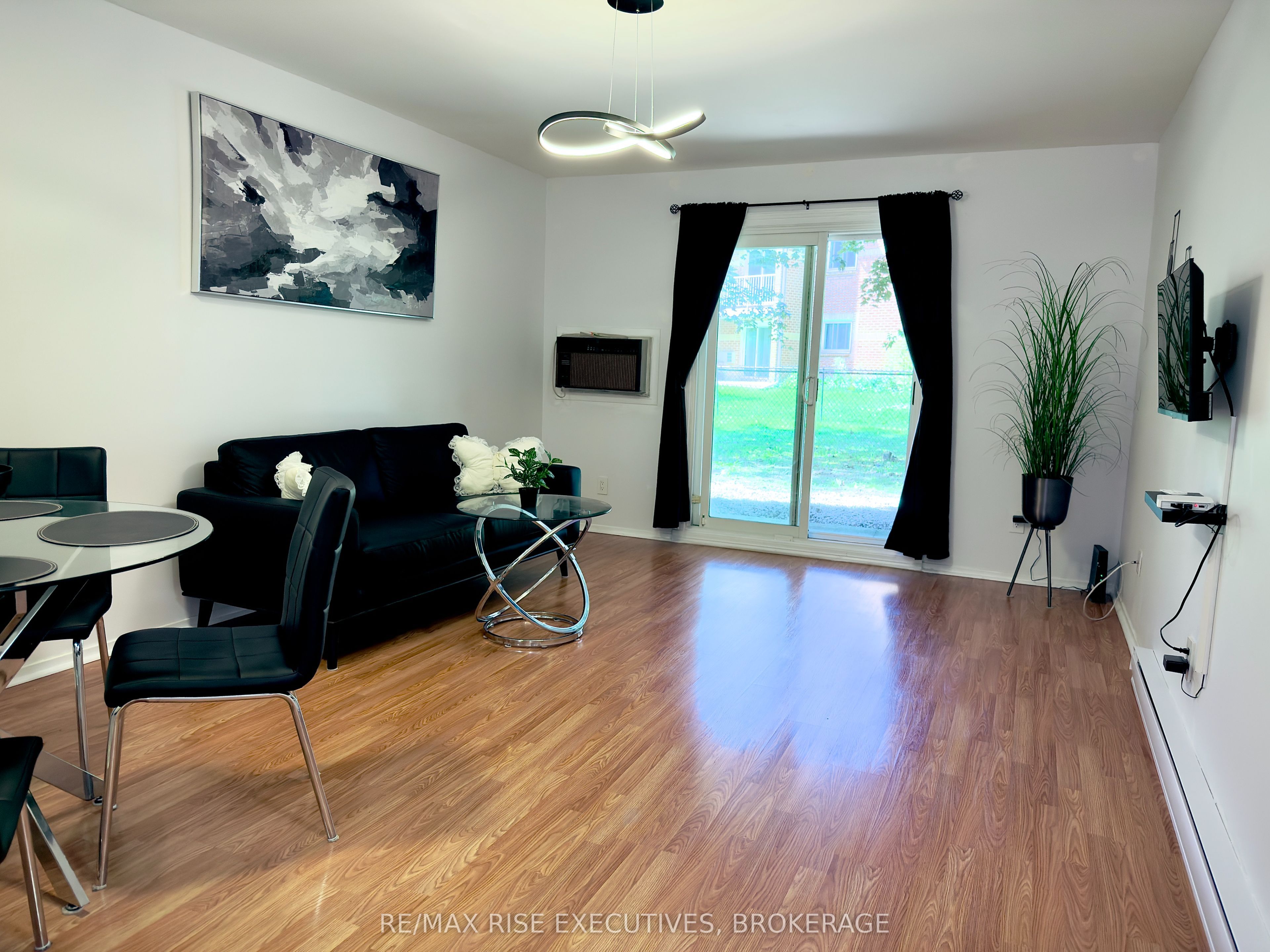 573 Armstrong Road 101, Kingston, ON K7M 8J8 photo 5