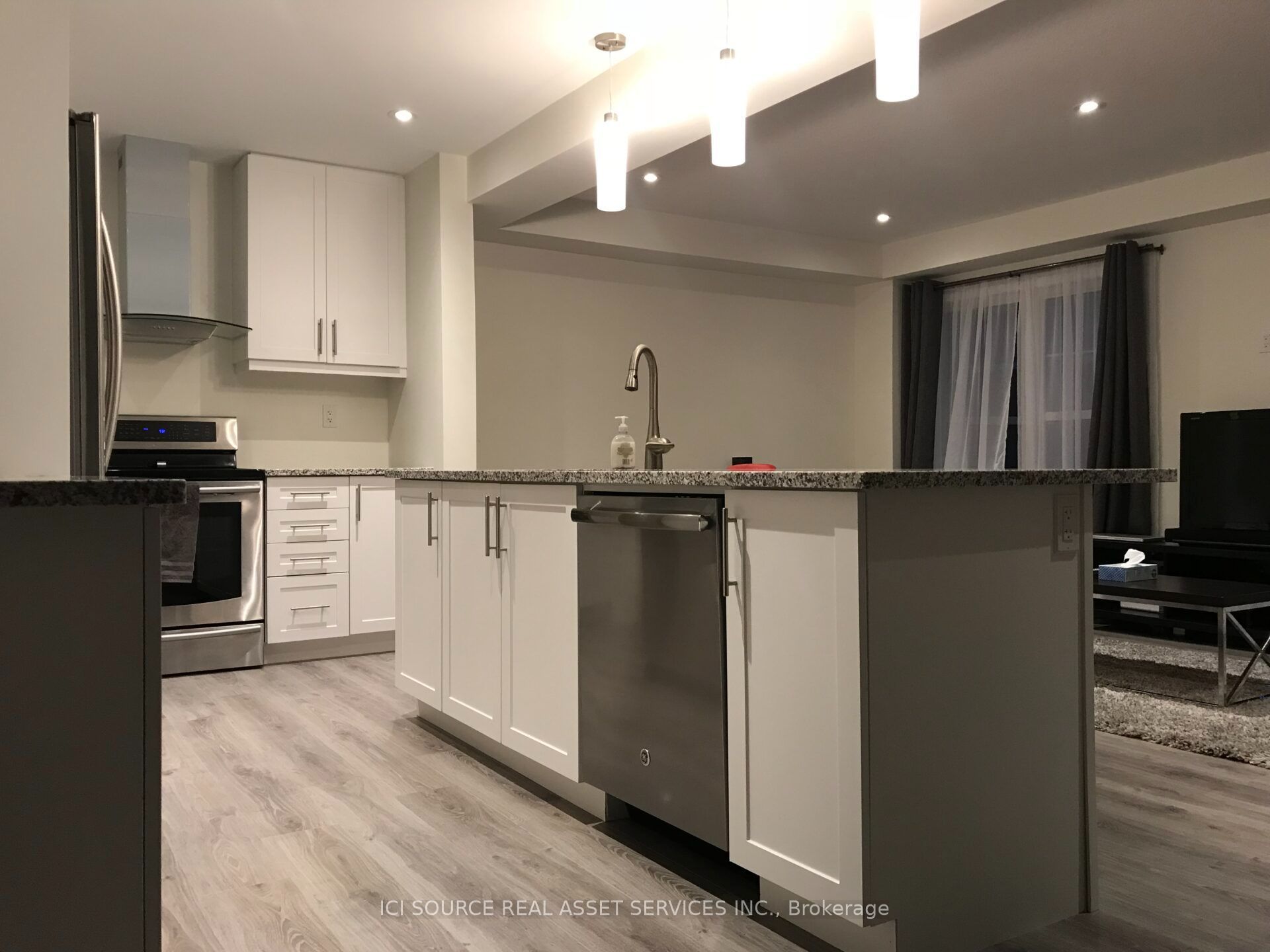 195 Seabrook Drive, Kitchener, ON N2R 0E7 photo 3
