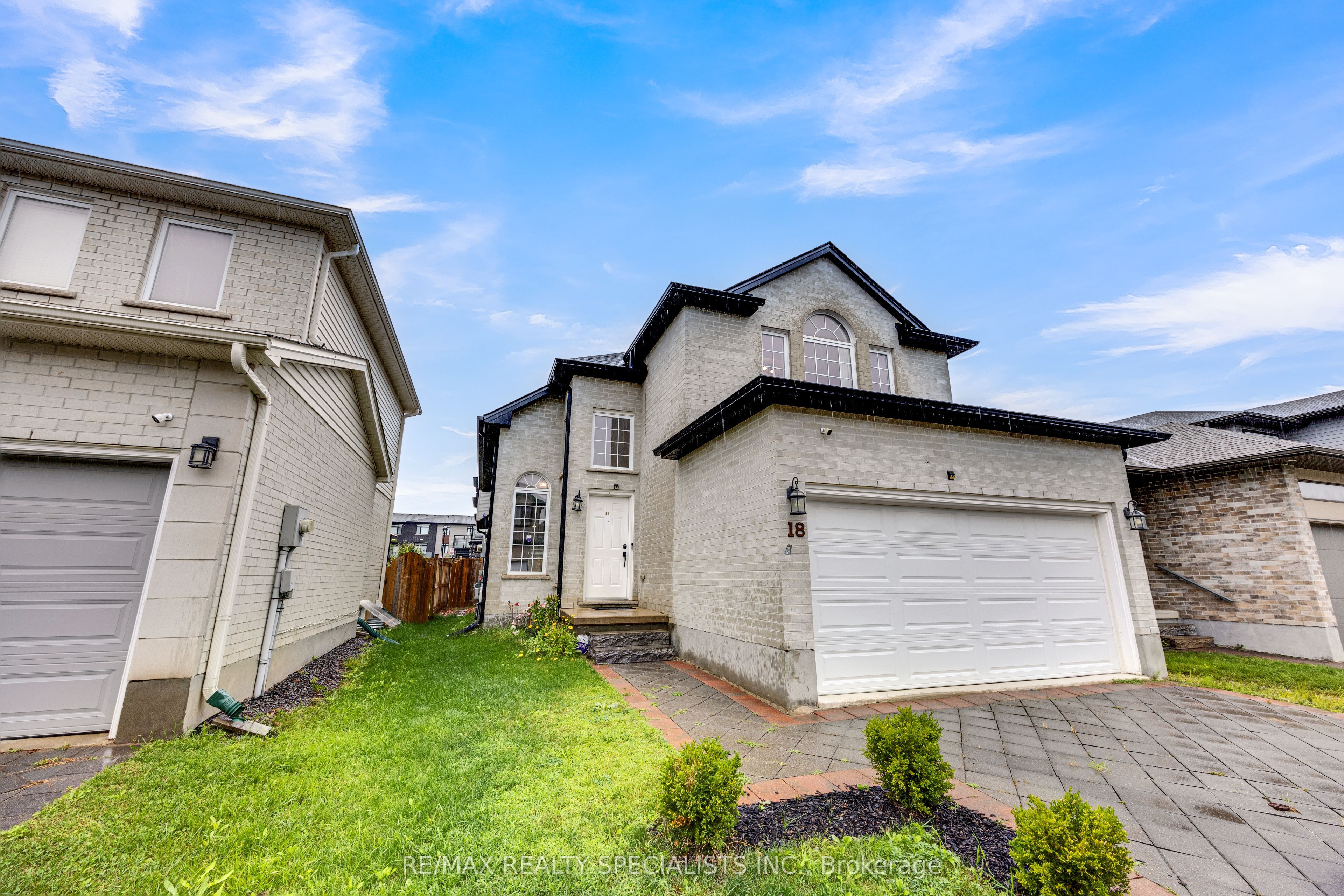3270 Singleton Avenue 18, London South, ON N6L 0E5