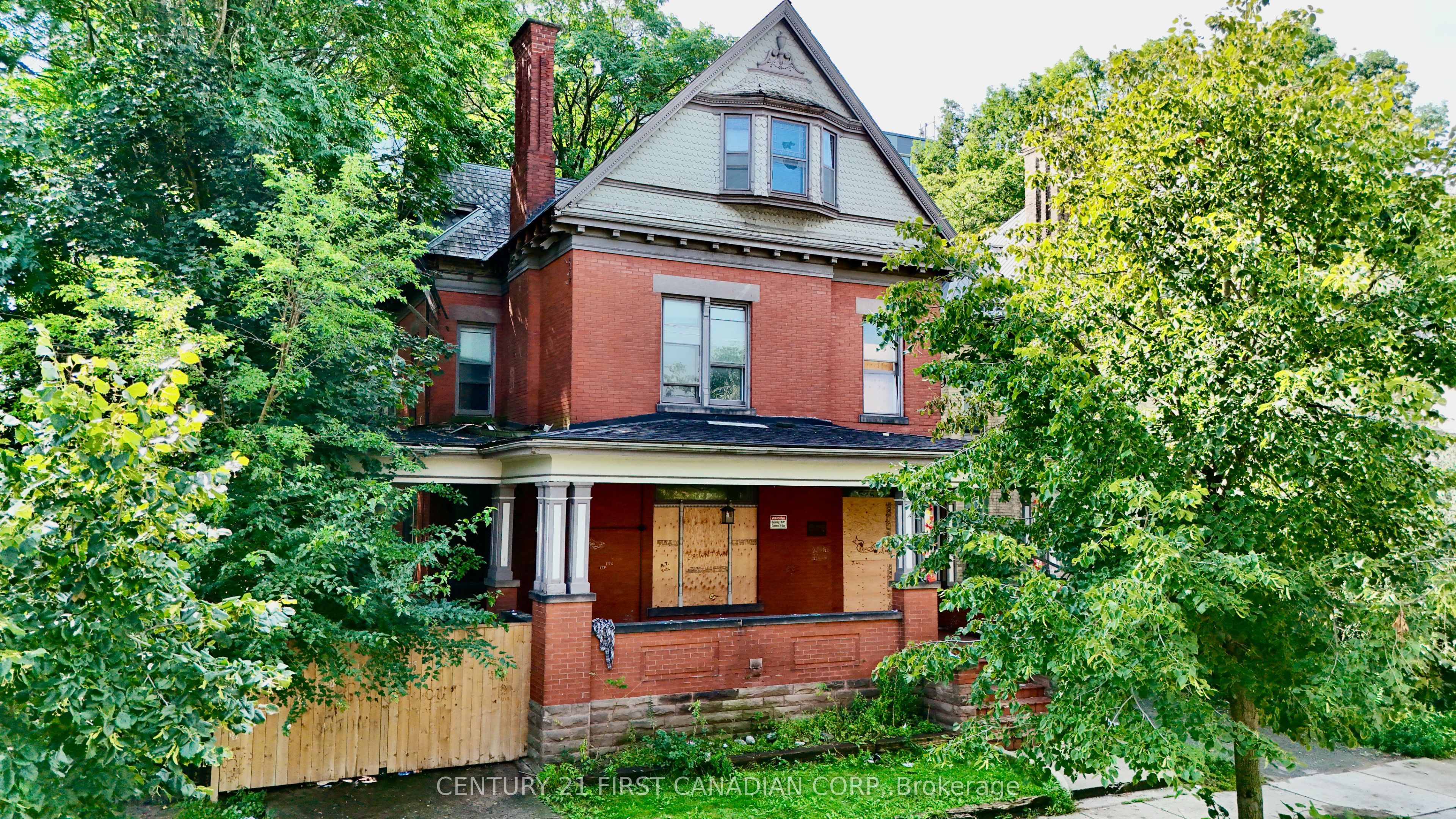575 QUEENS Avenue, London East, ON N6B 1Y9 photo 2
