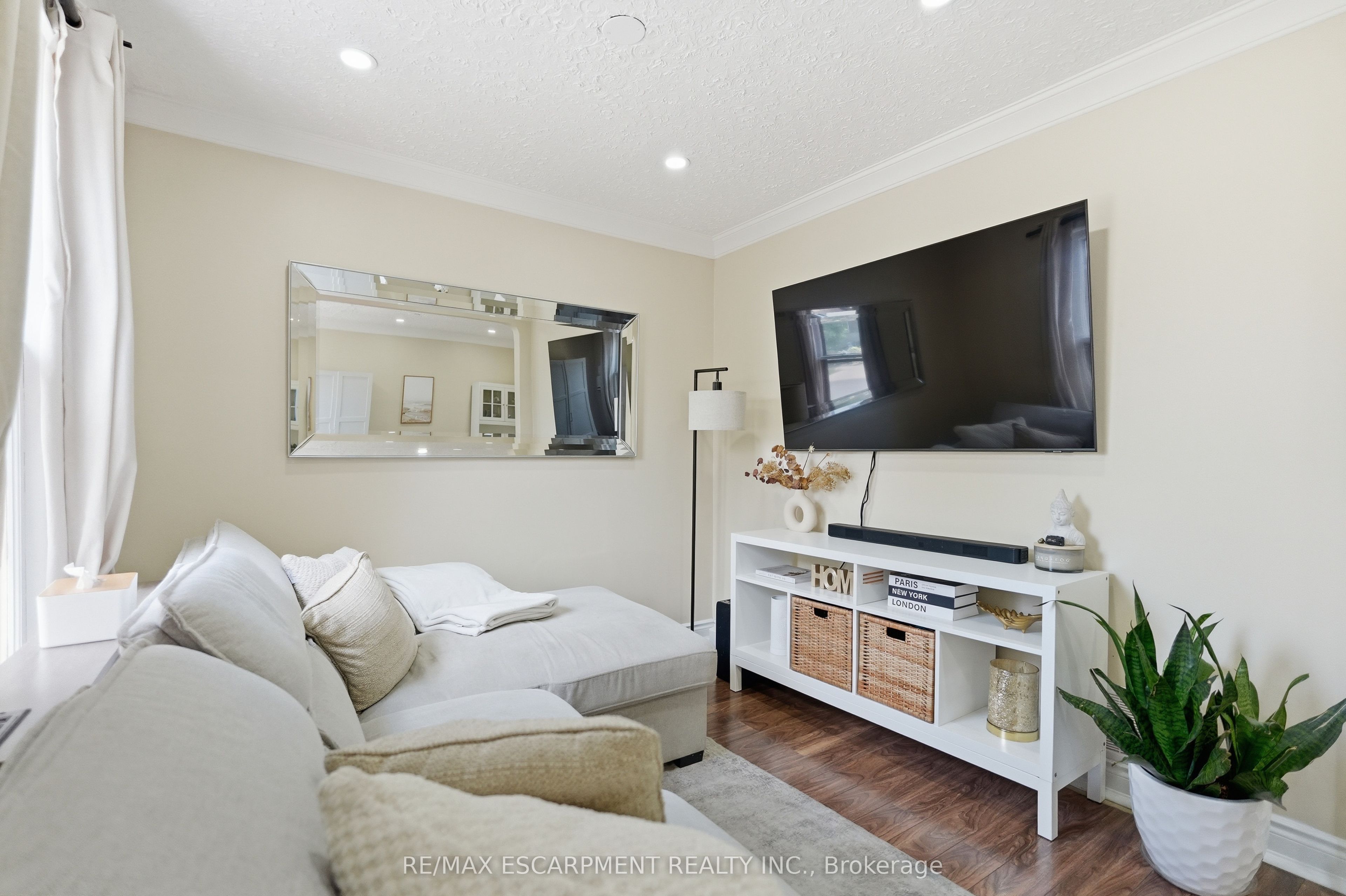 141 McAnulty Boulevard, Hamilton, ON L8H 3H6 photo 3
