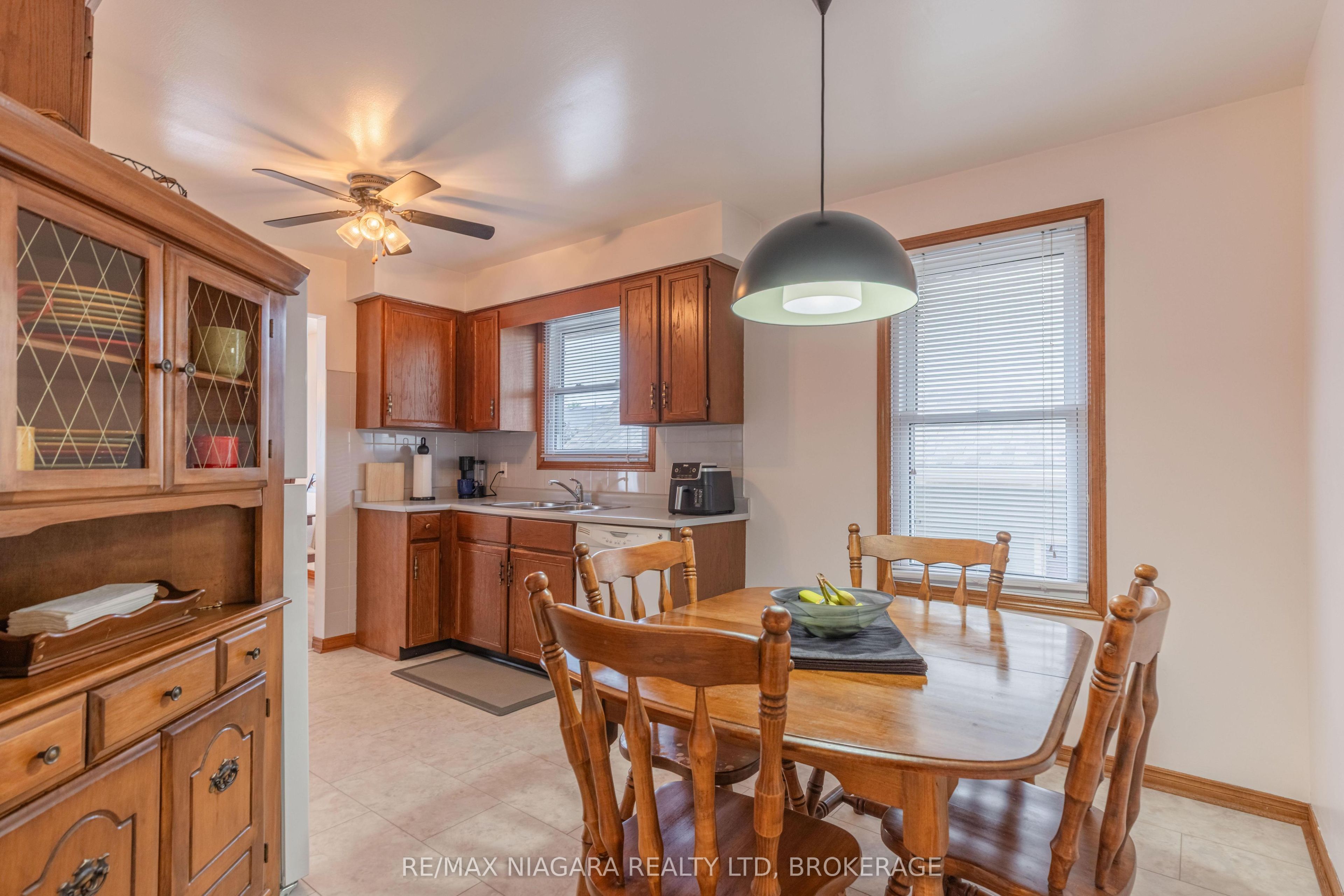 7851 Chorozy Street, Niagara Falls, ON L2H 2N6 photo 4