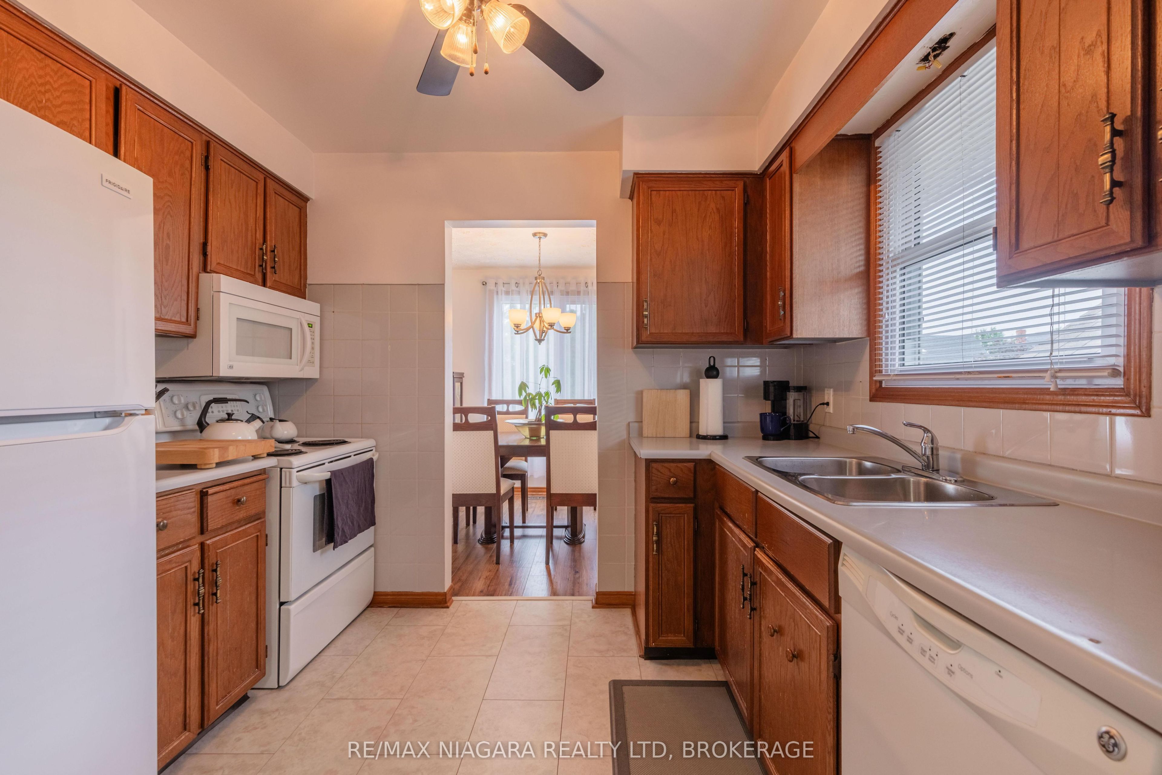 7851 Chorozy Street, Niagara Falls, ON L2H 2N6 photo 5