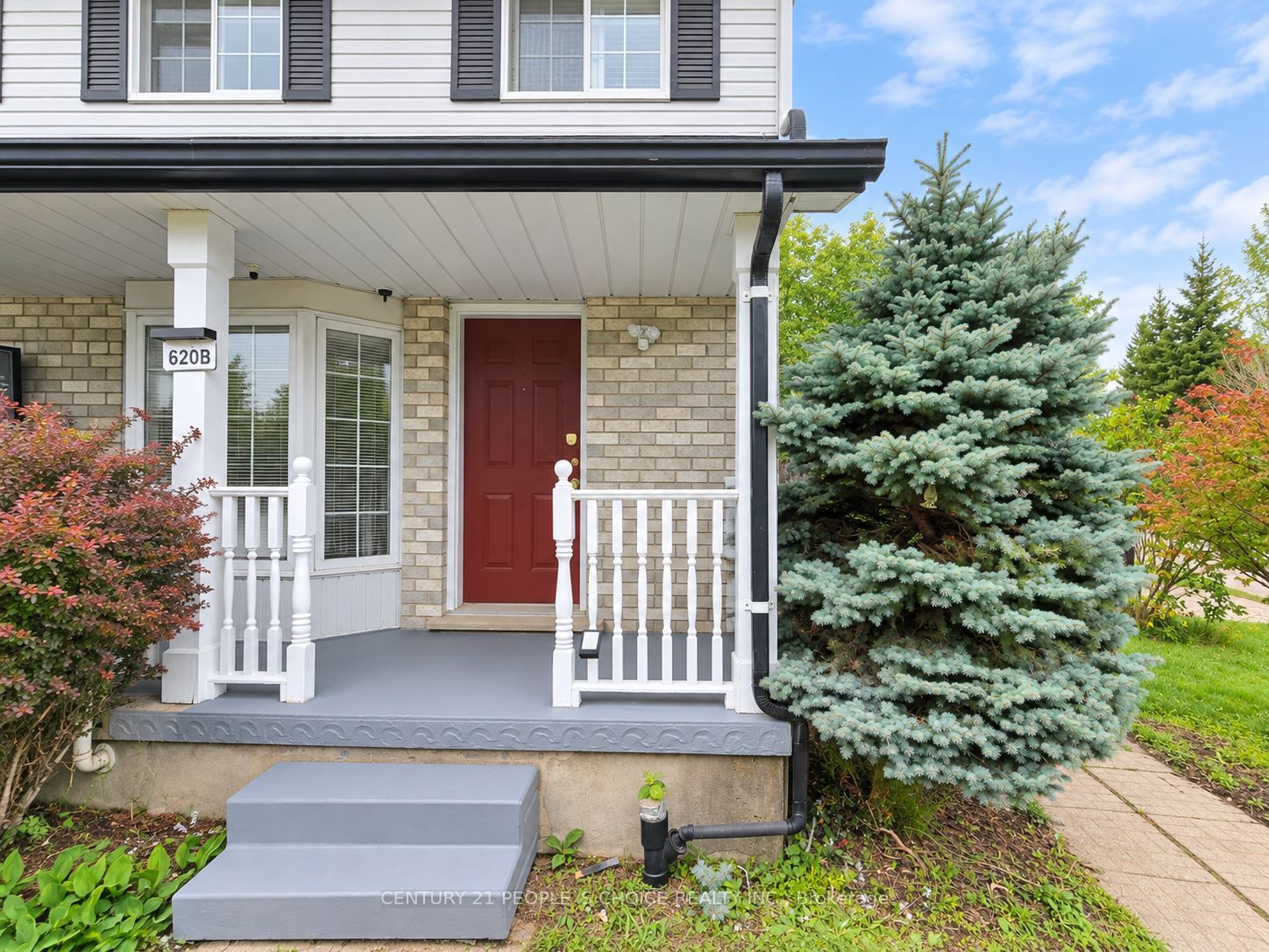 620 Settlersfield Court B, Waterloo, ON N2T 2K7 photo 2