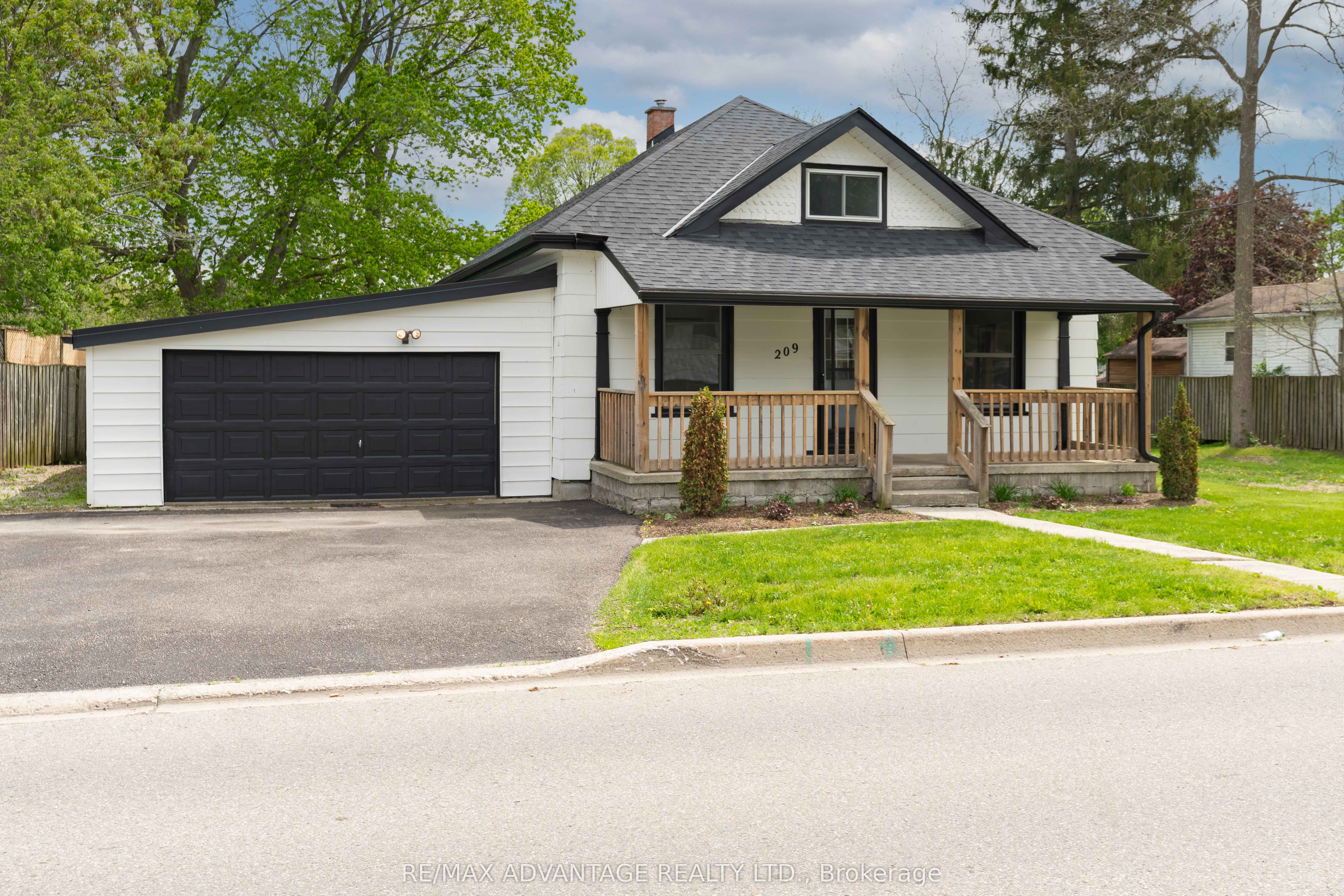 209 Victoria Street, Ingersoll, ON N5C 2N2