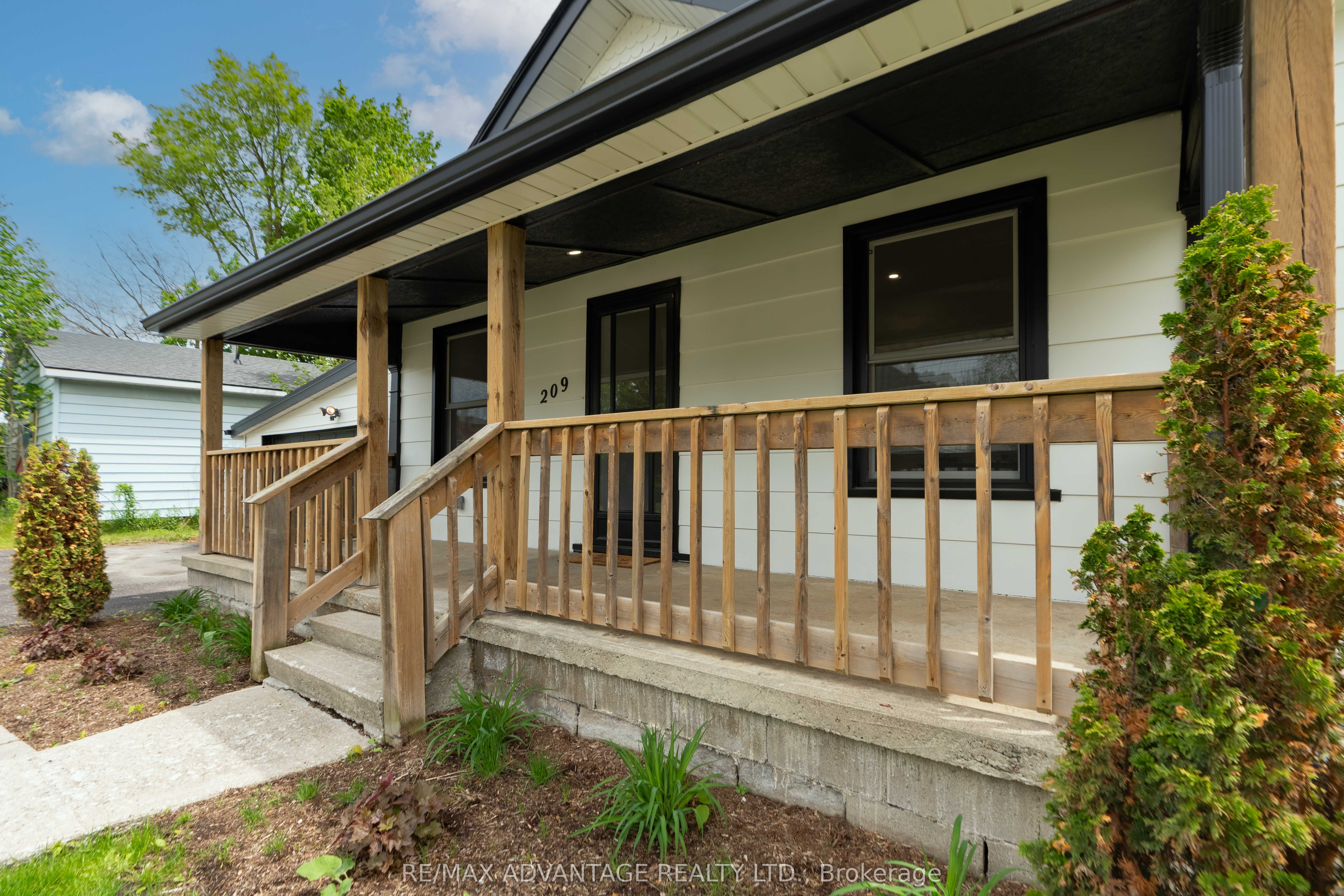 209 Victoria Street, Ingersoll, ON N5C 2N2 photo 3