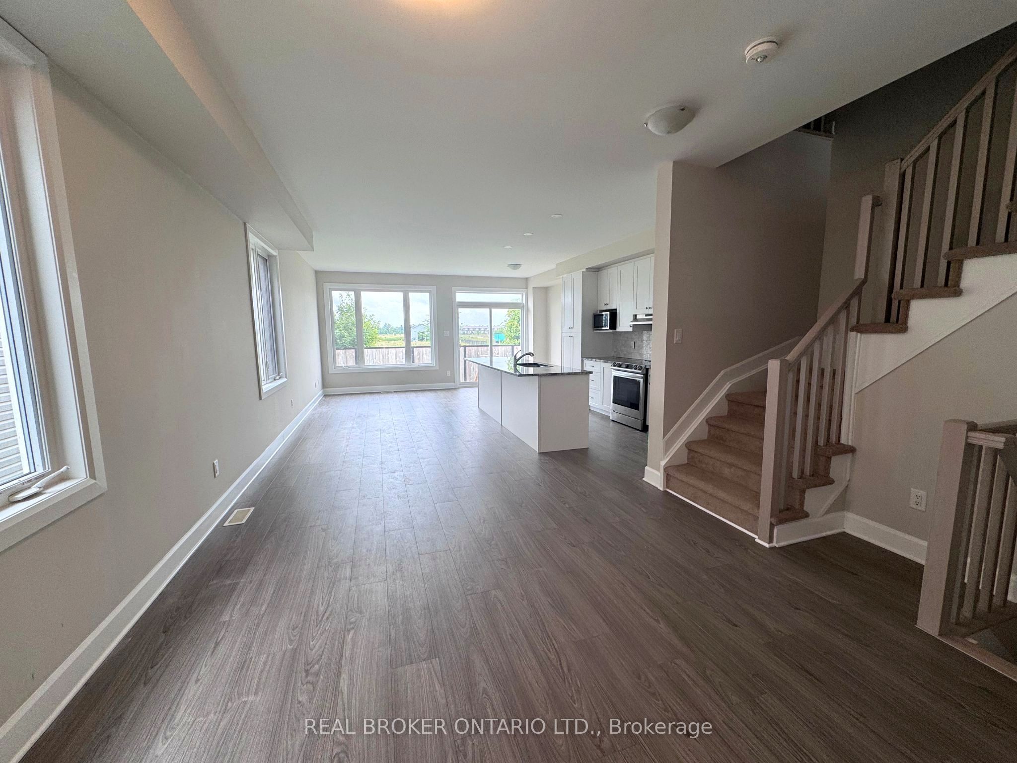 222 Hooper Street, Carleton Place, ON K7C 0W2 photo 2