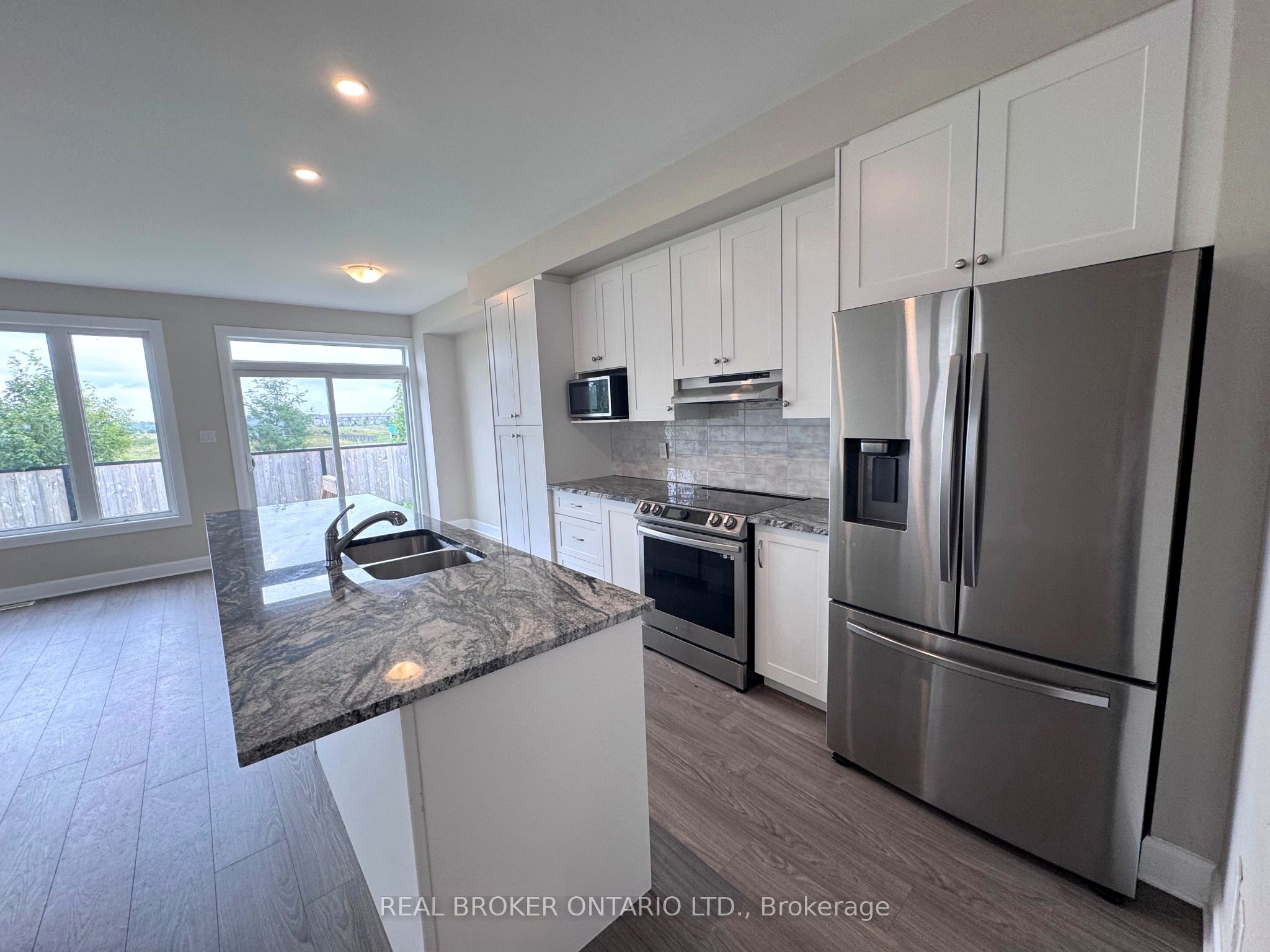 222 Hooper Street, Carleton Place, ON K7C 0W2 photo 3