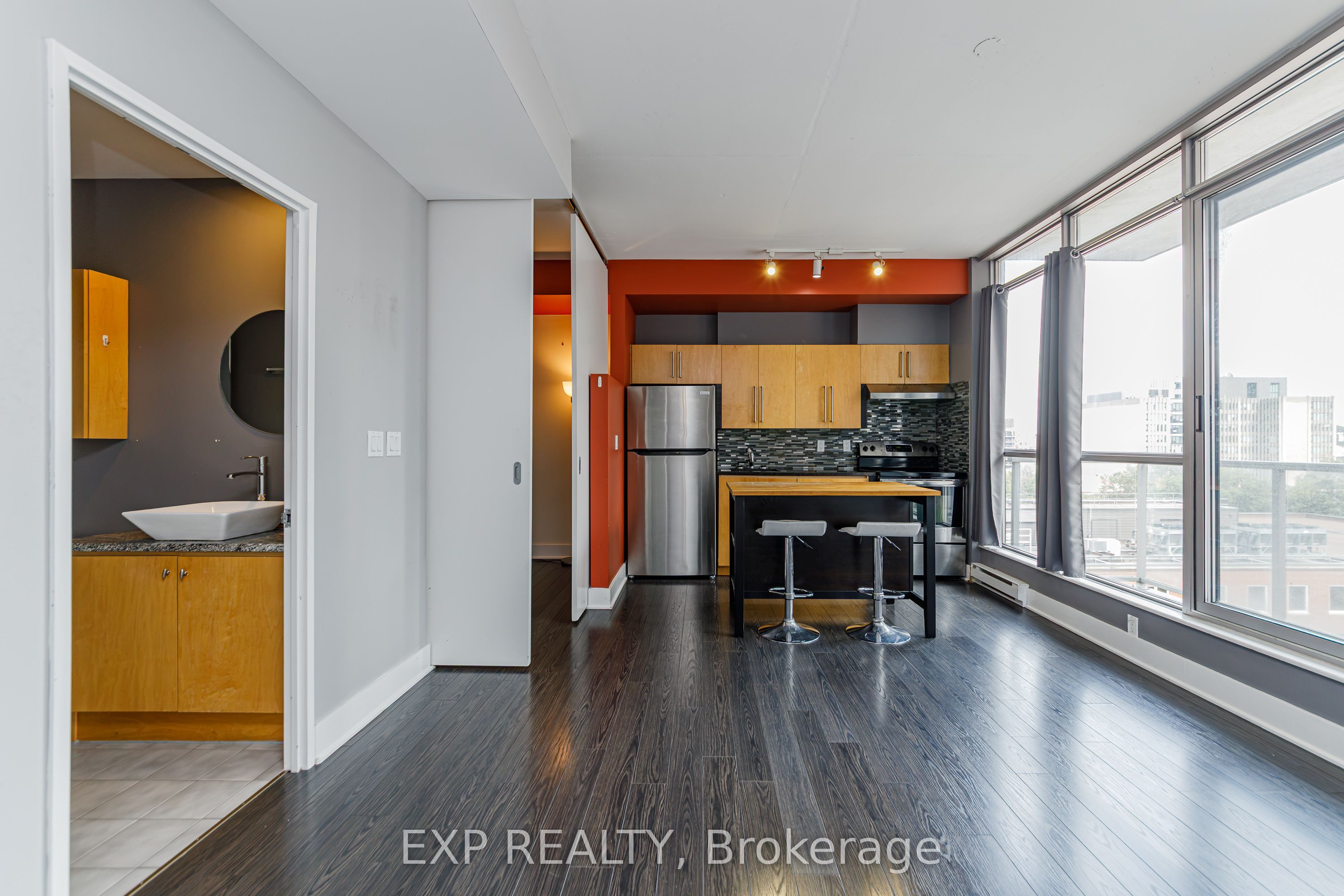 180 York Street 806, Lower Town - Sandy Hill, ON K1N 1J6 photo 2