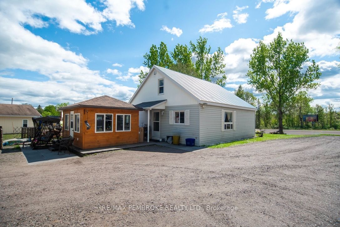 2185 Petawawa Boulevard, Petawawa, ON K8A 7G8 photo 5