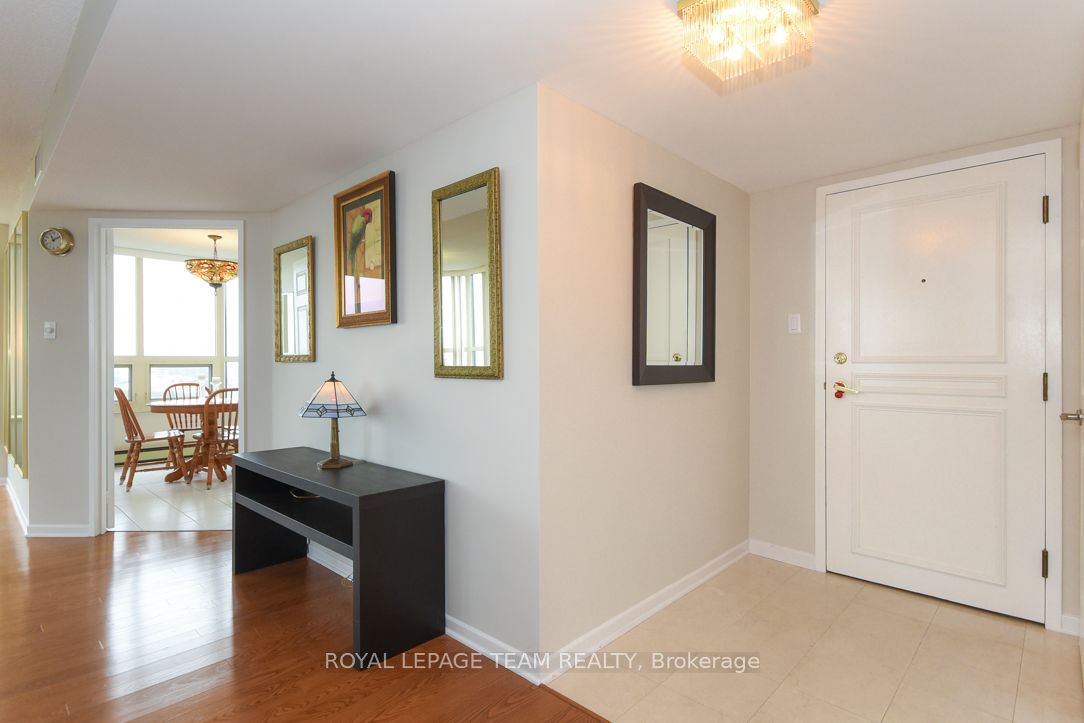 1510 RIVERSIDE Drive 2504, Alta Vista and Area, ON K1G 4X5 photo 5
