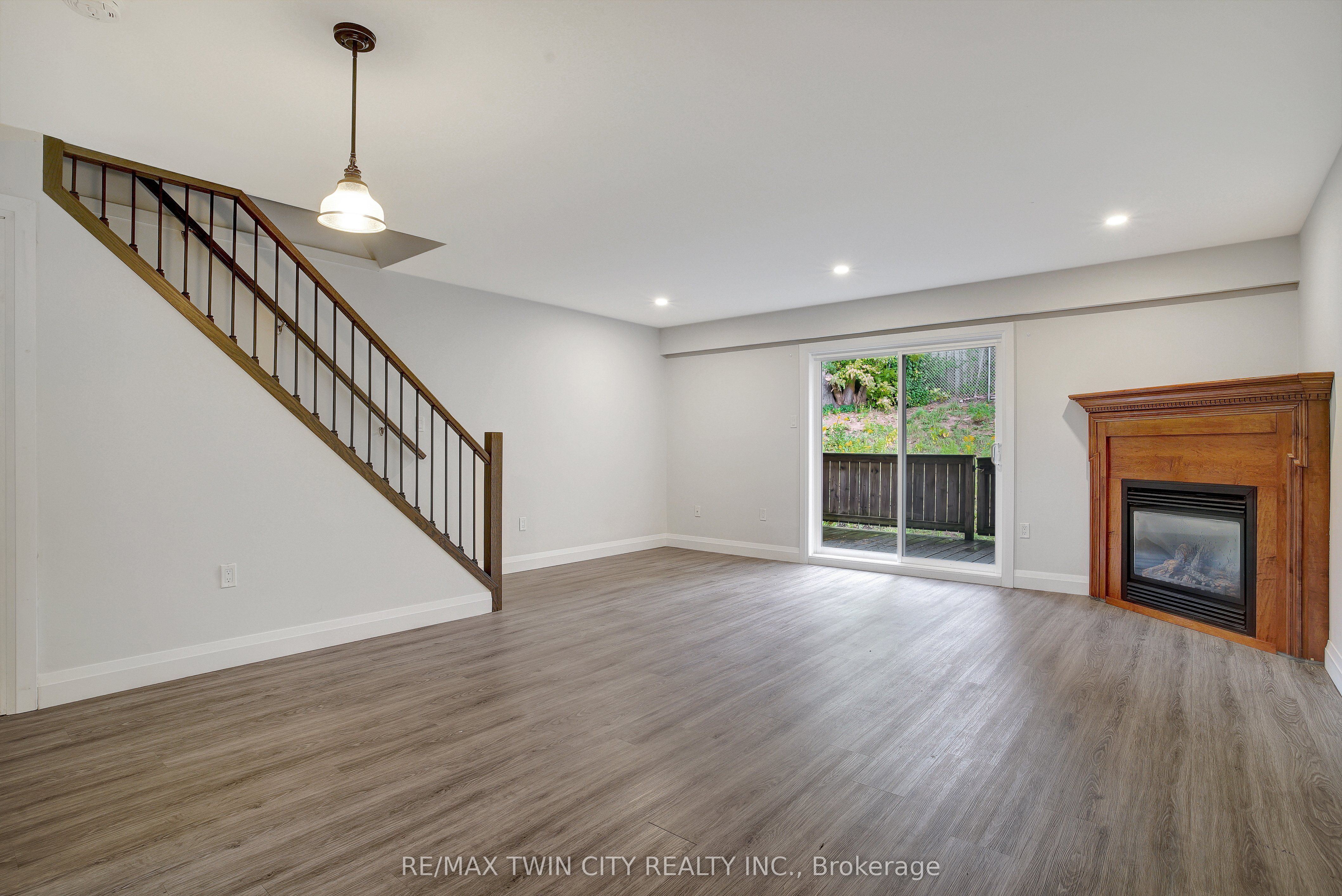 162 Jansen Avenue 25, Kitchener, ON N2A 2L7 photo 4