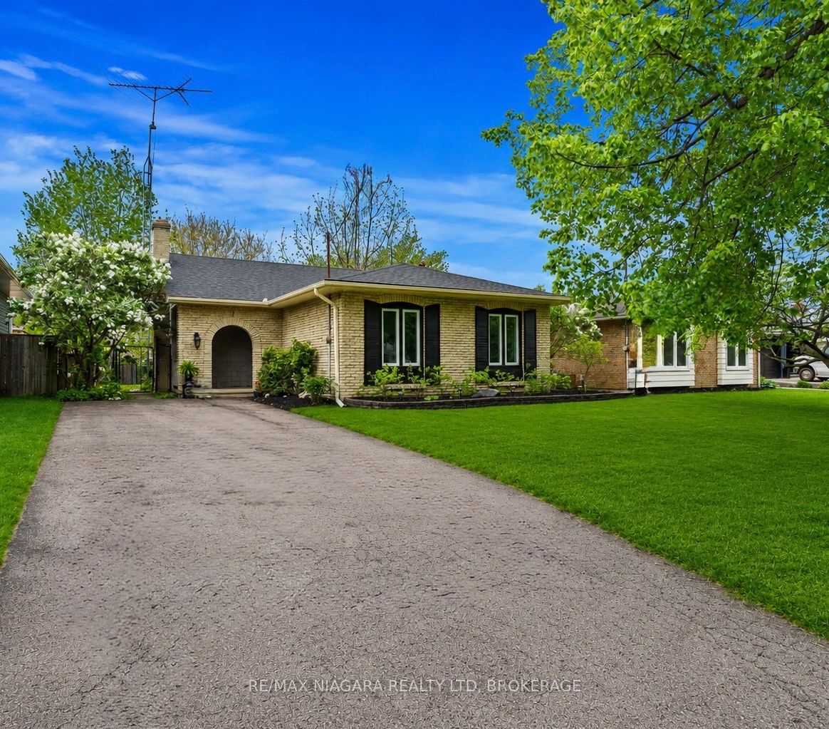 7 Ameer Drive, St. Catharines, ON L2N 3S9