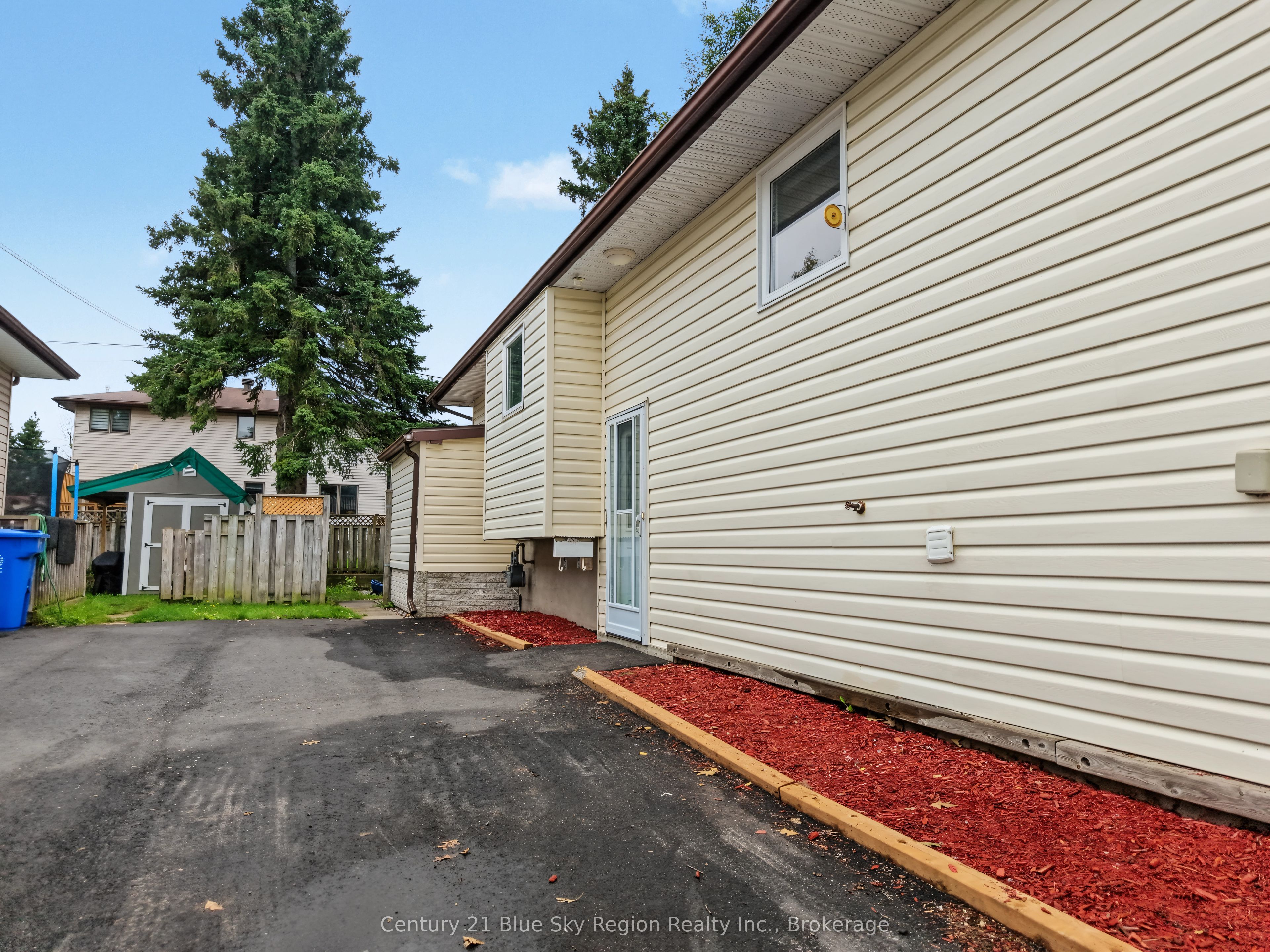 643 Robarts Avenue, North Bay, ON P1B 7E5 photo 5