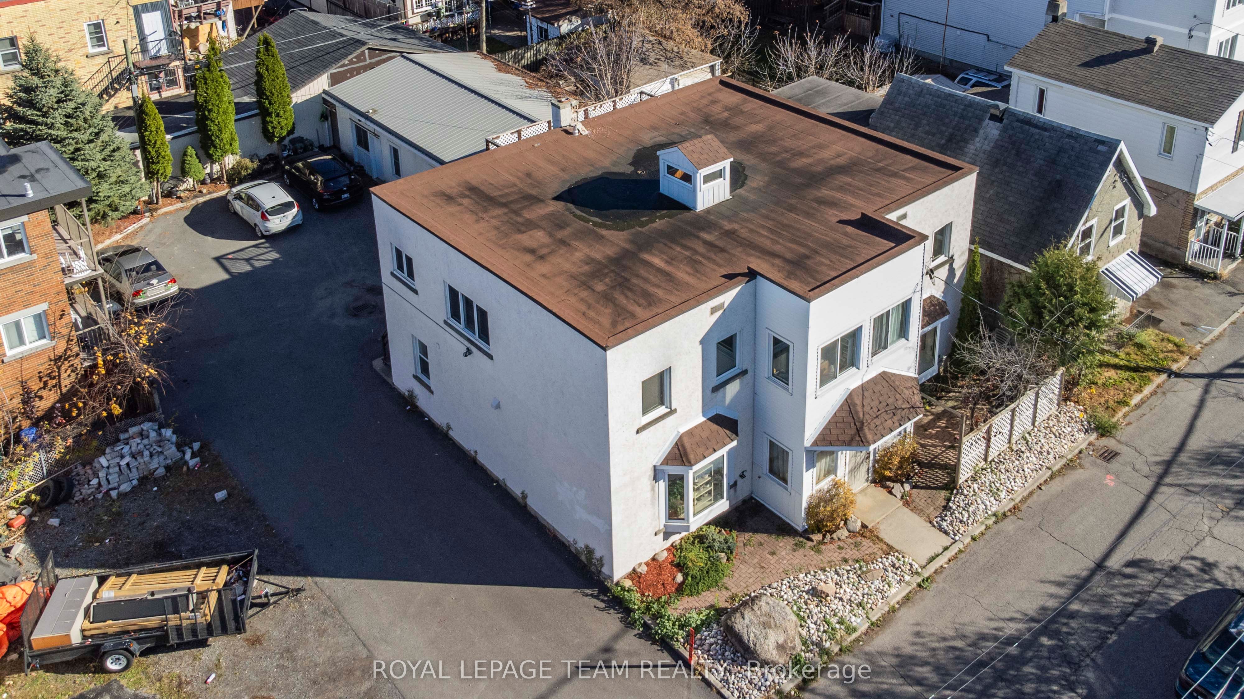 213 Desrosiers Street, Vanier and Kingsview Park, ON K1L 7T2 photo 3