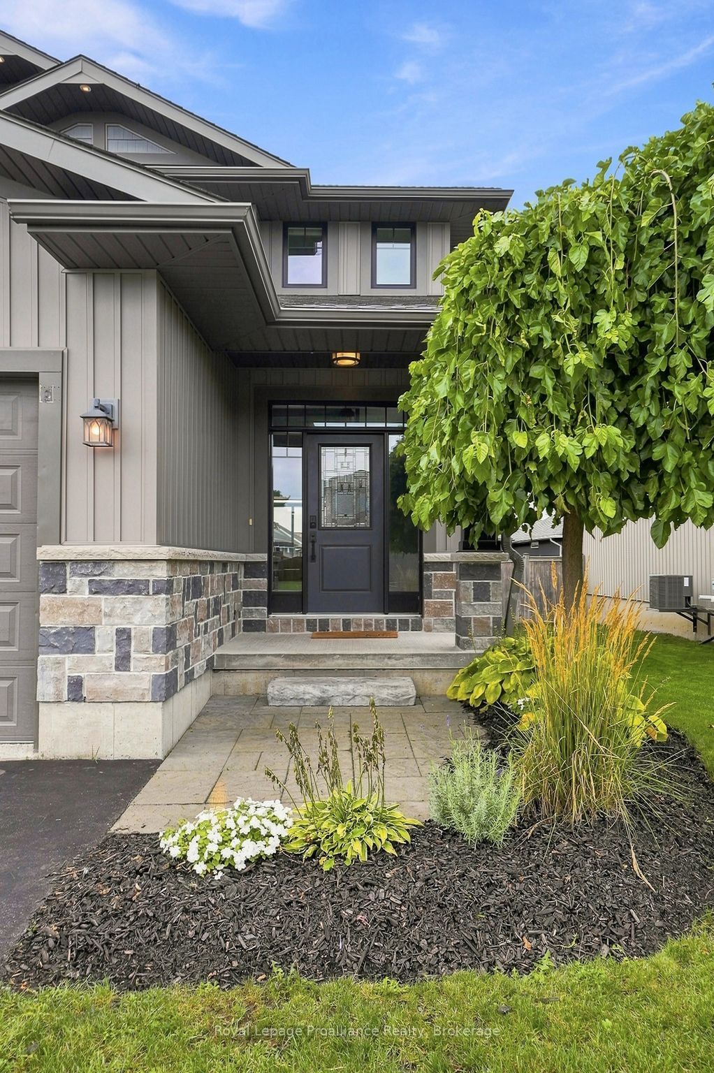18 Granite Drive, Belleville, ON K8P 0C6 photo 4