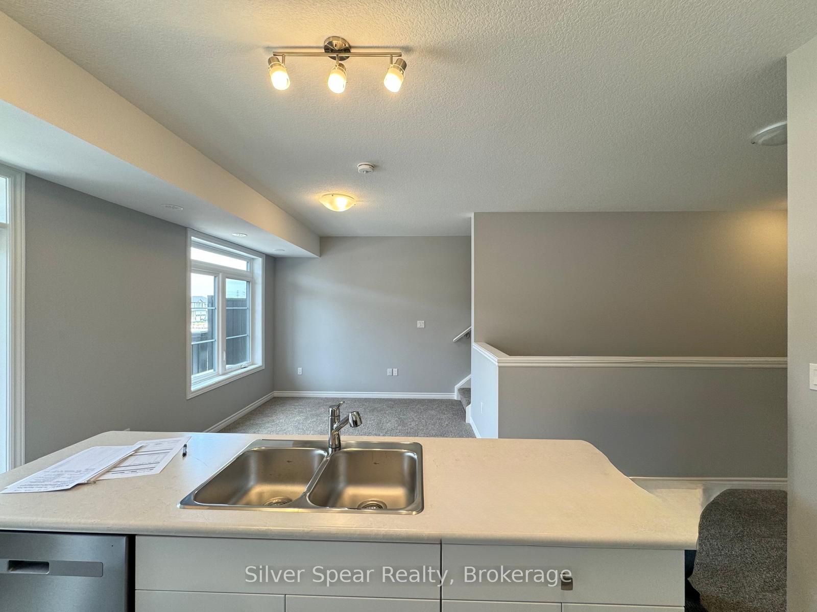 76 Lomond Lane, Kitchener, ON N2R 0T6 photo 3