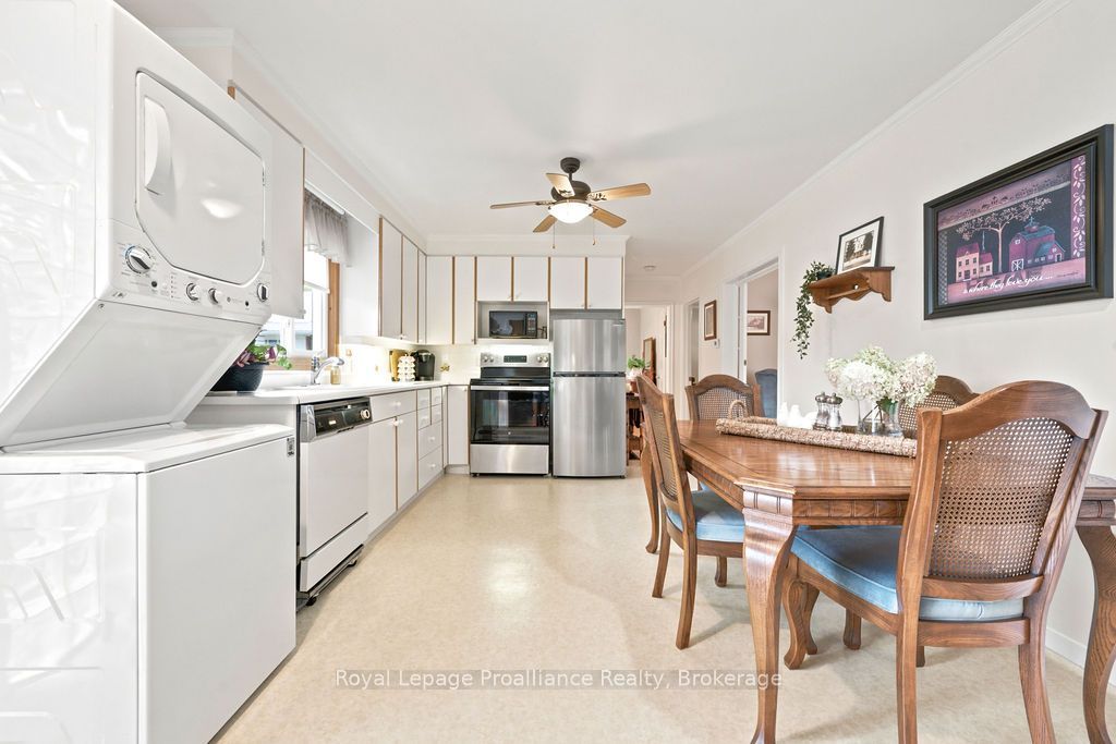 304 Hastings Street N, Bancroft, ON K0L 1C0 photo 2