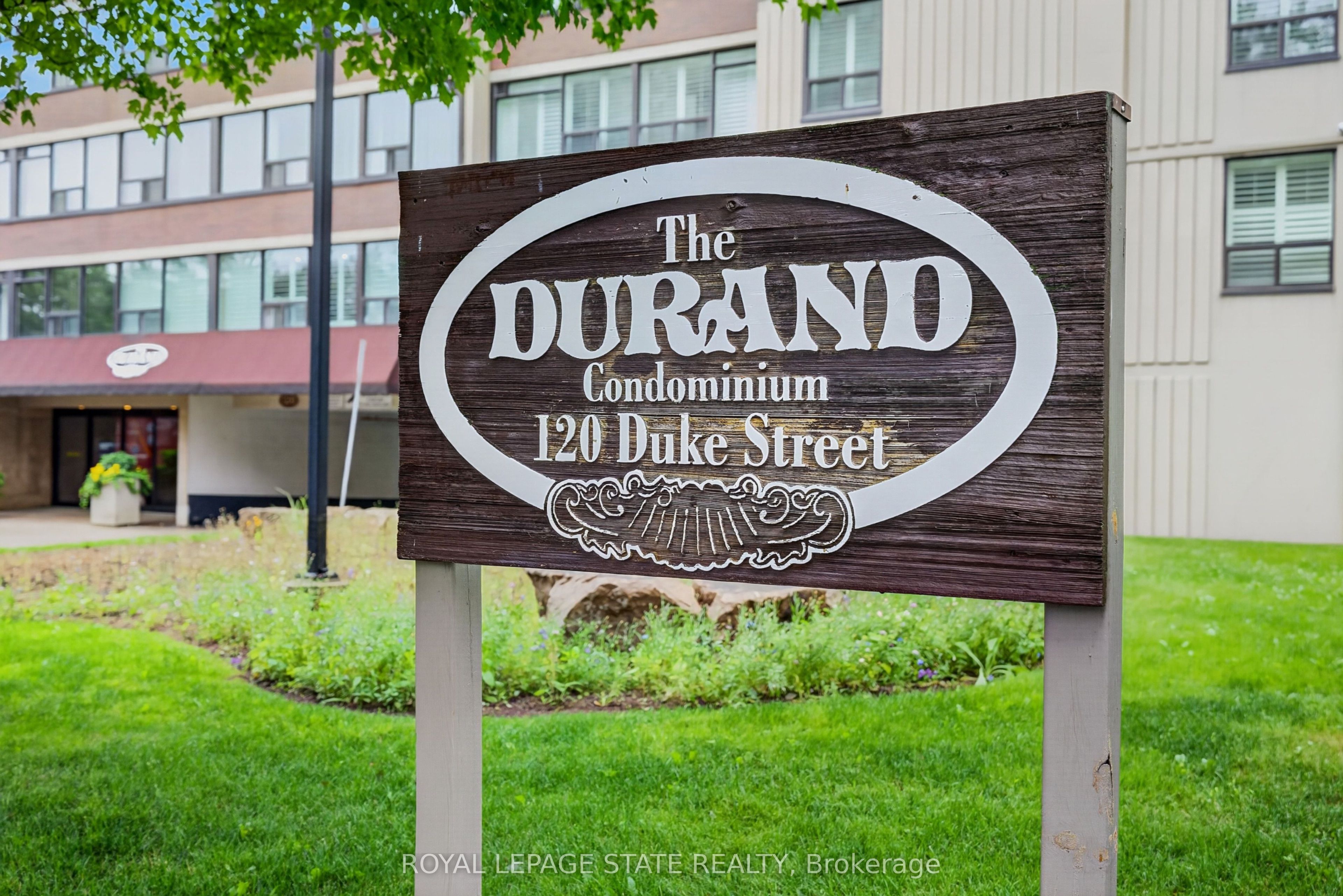 120 Duke Street 1106, Hamilton, ON L8P 4T1 photo 3