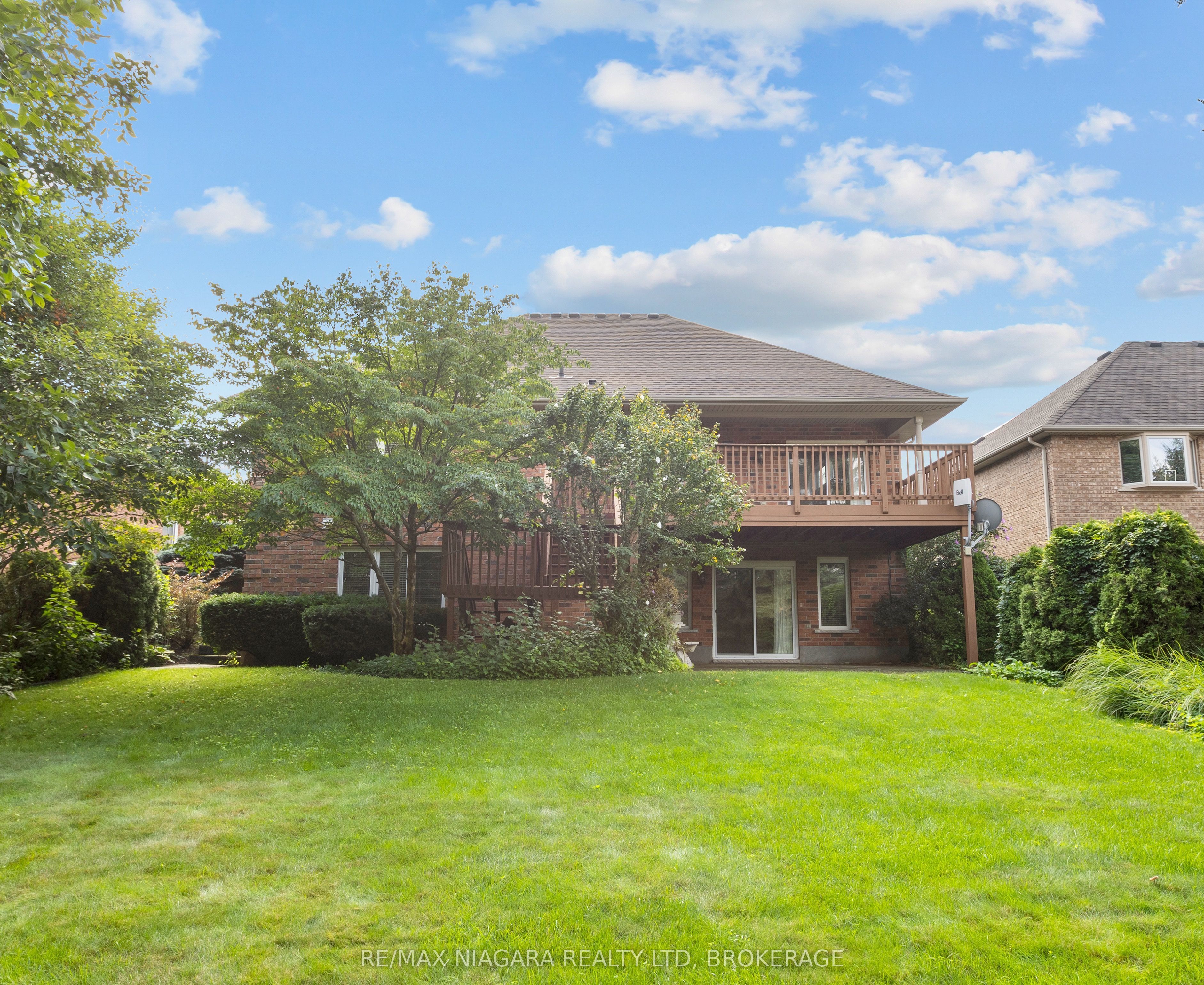 16 Cherry Ridge Boulevard, Pelham, ON L0S 1C0 photo 3