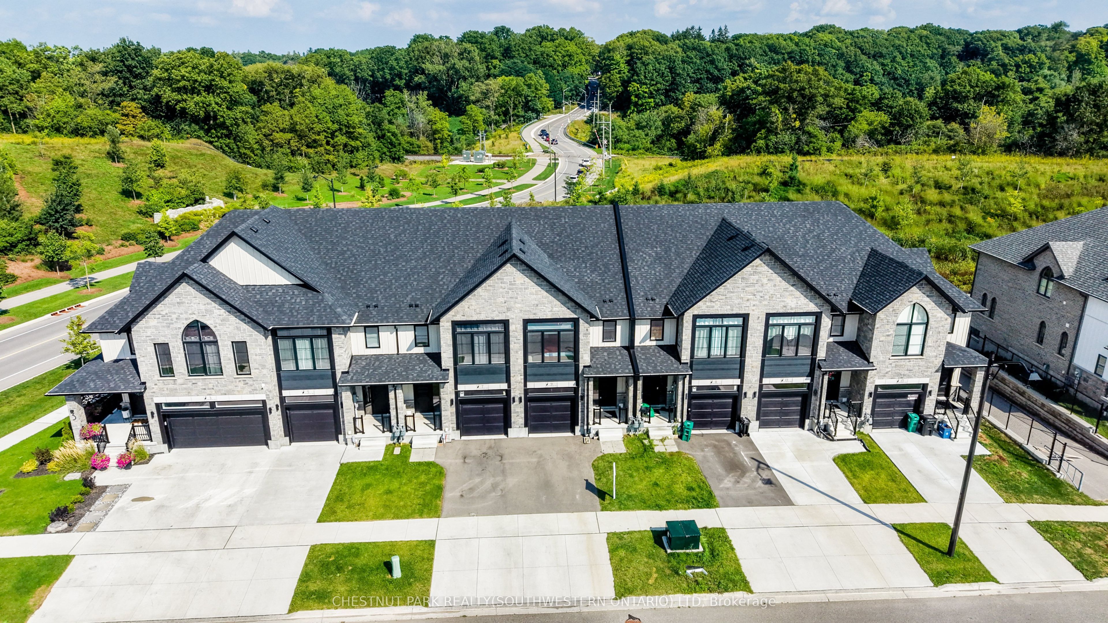9 Queensbrook Crescent, Cambridge, ON N1S 0E5