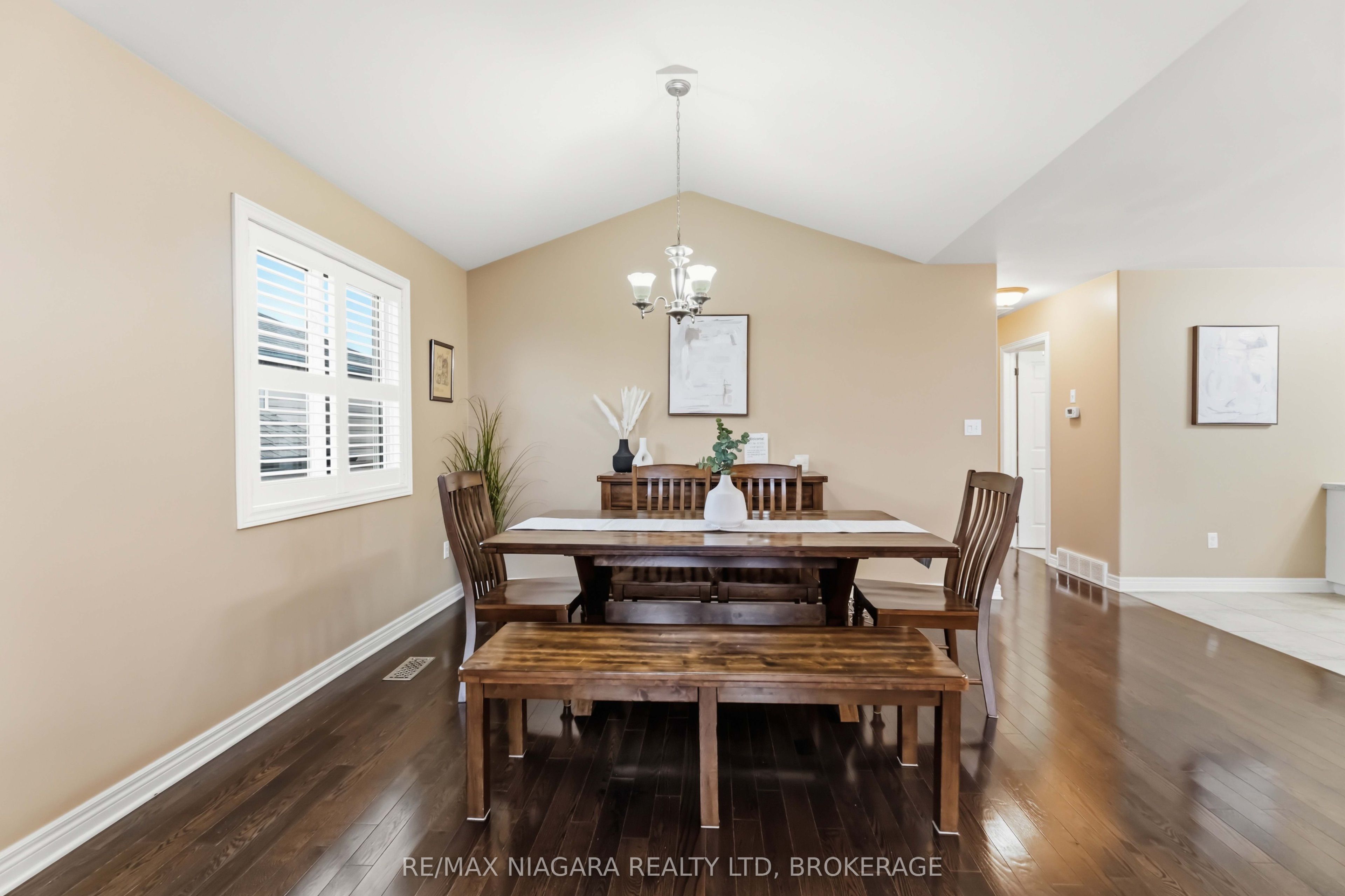 8340 Racey Avenue, Niagara Falls, ON L2H 3M7 photo 3