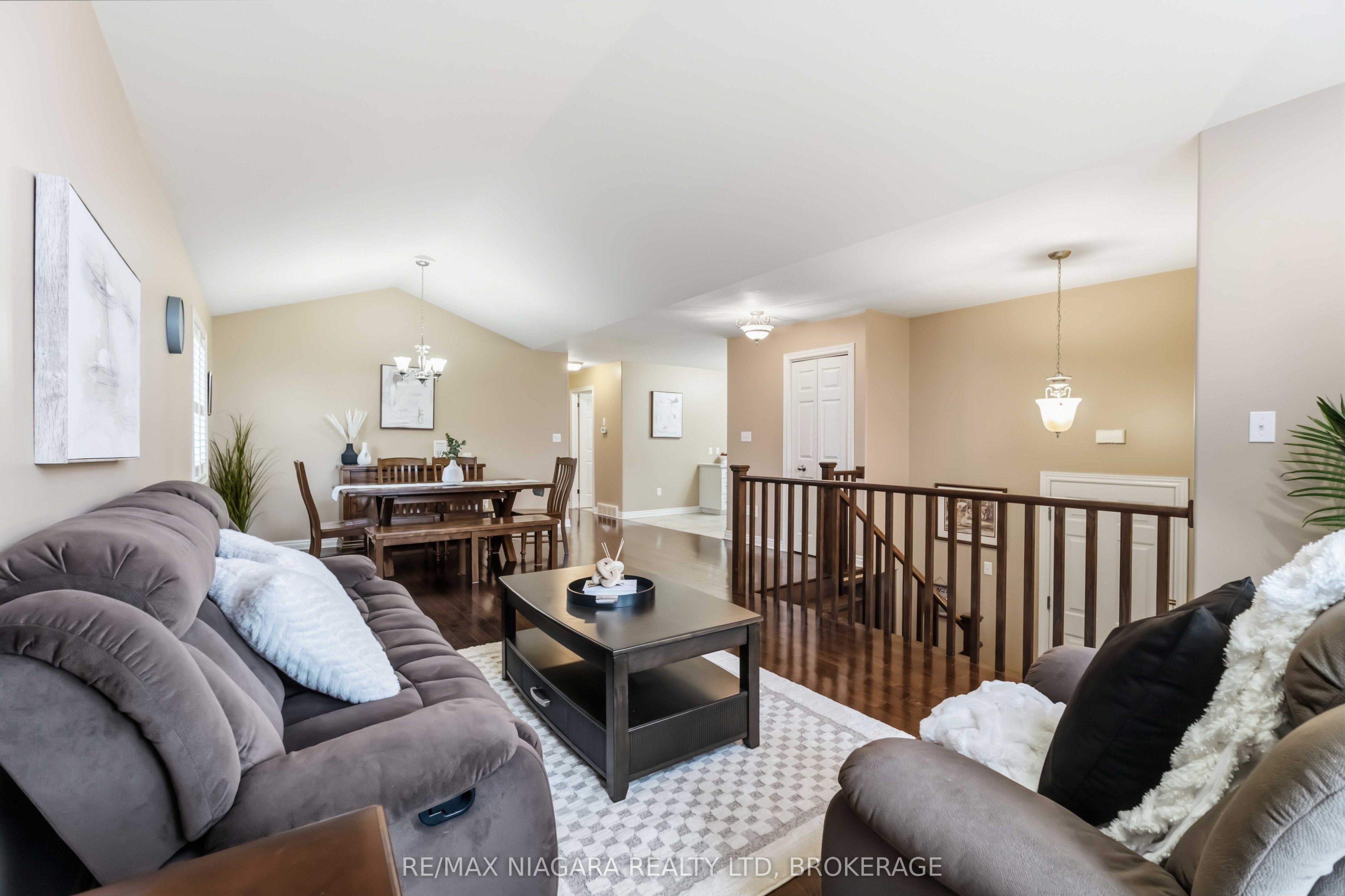 8340 Racey Avenue, Niagara Falls, ON L2H 3M7 photo 5