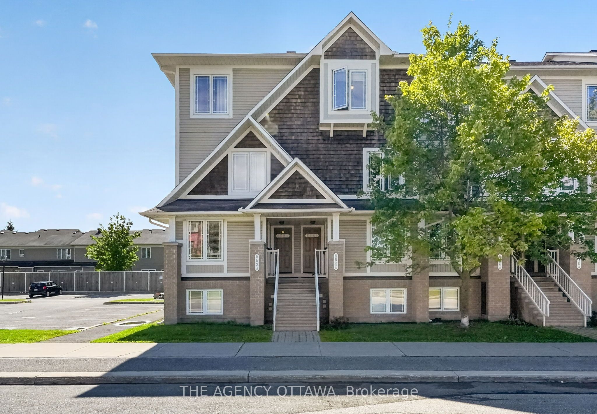 664 Chapman Mills Drive B, Barrhaven, ON K2J 3V2