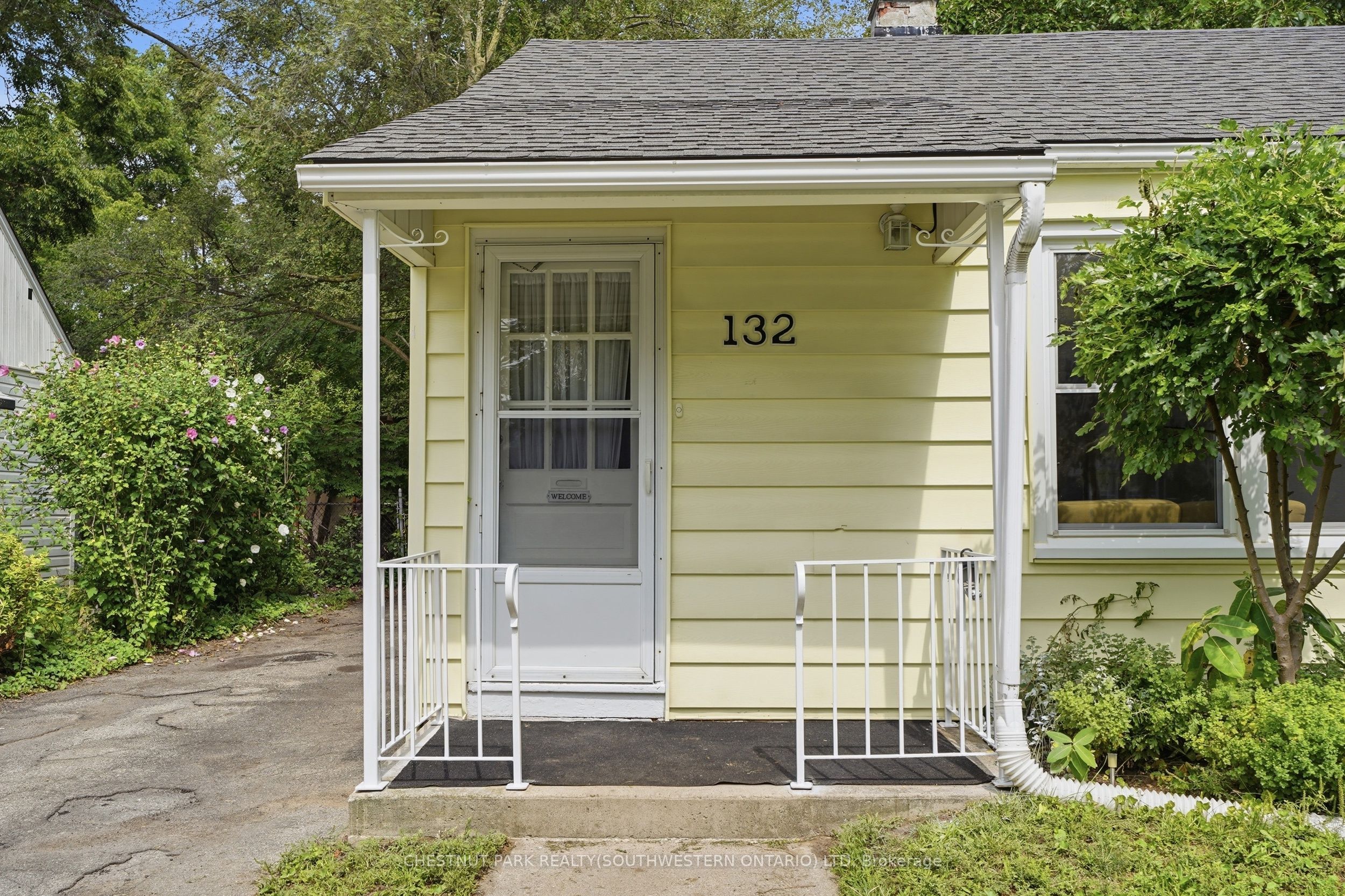 132 Spadina Road E, Kitchener, ON N2M 3X4 photo 3