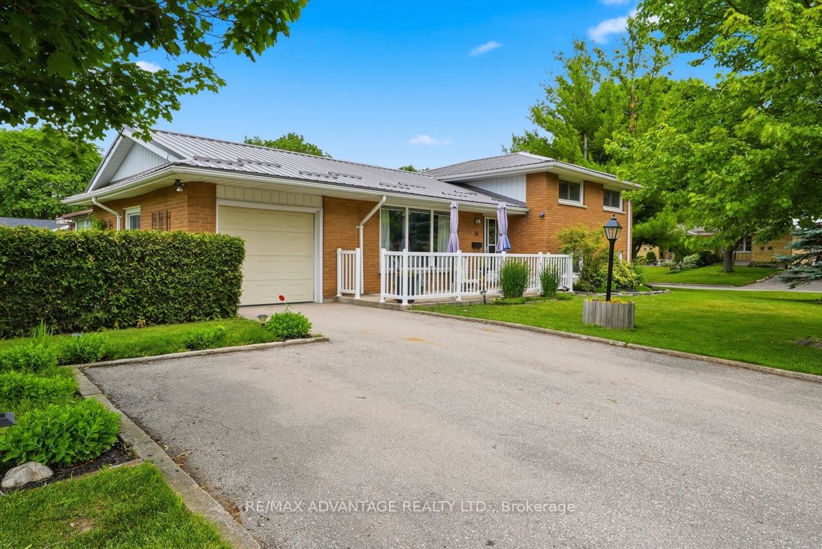 15 North Almond Place, London South, ON N5Z 4C8