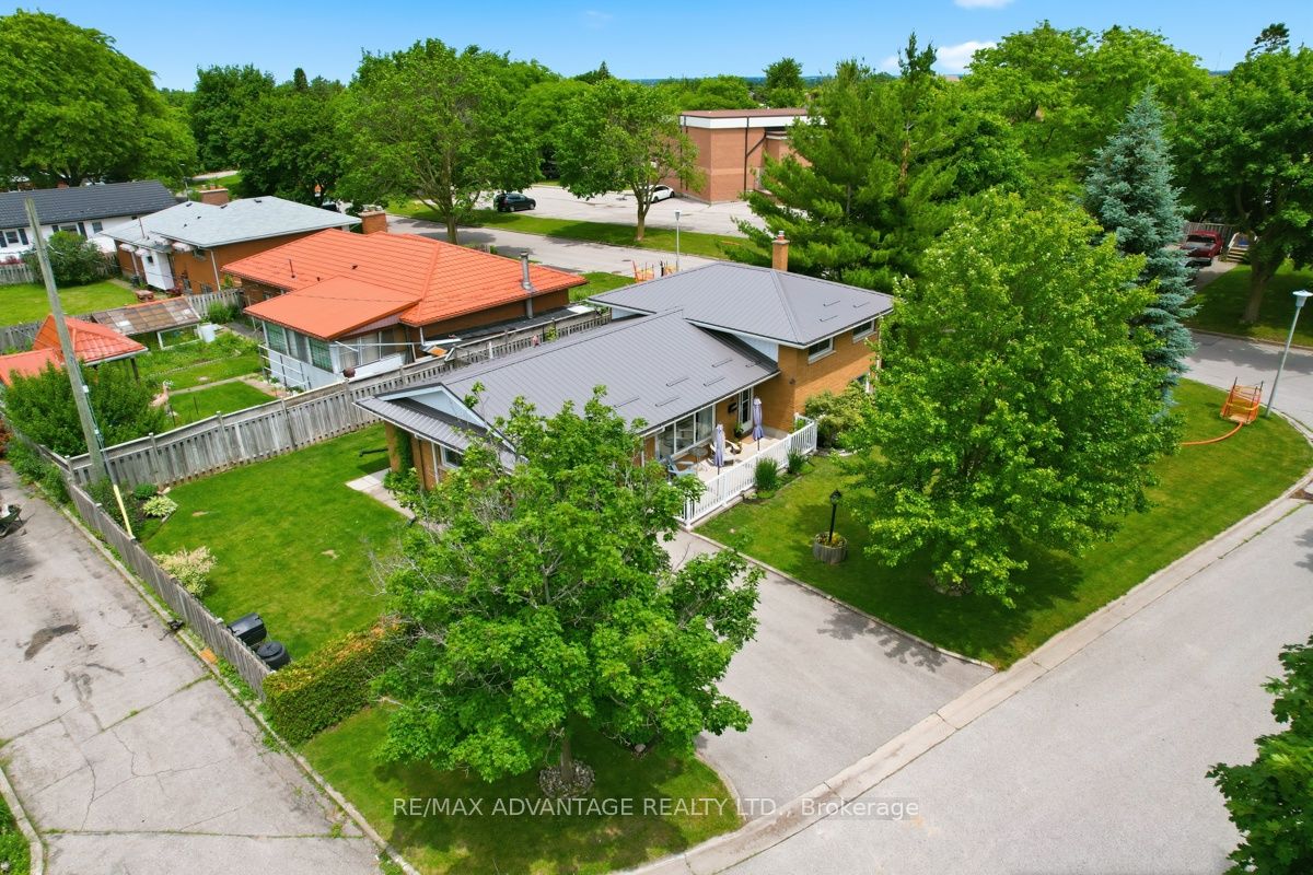 15 North Almond Place, London South, ON N5Z 4C8 photo 4