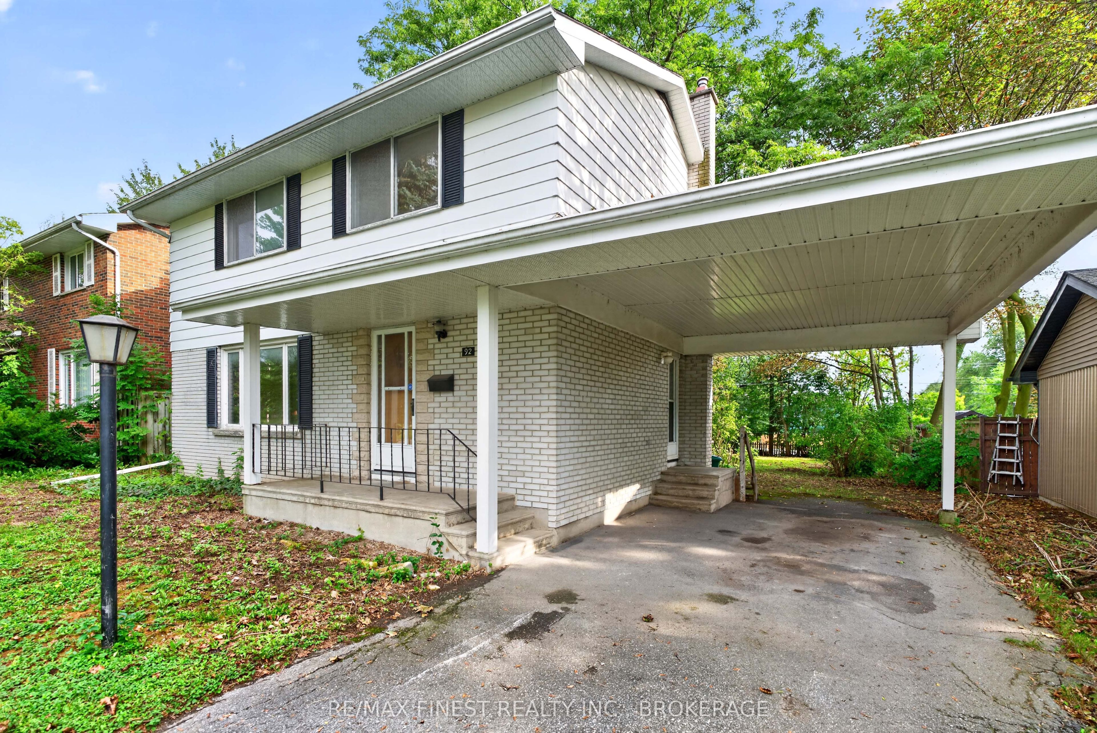92 Cliff Crescent, Kingston, ON K7M 1A8 photo 3