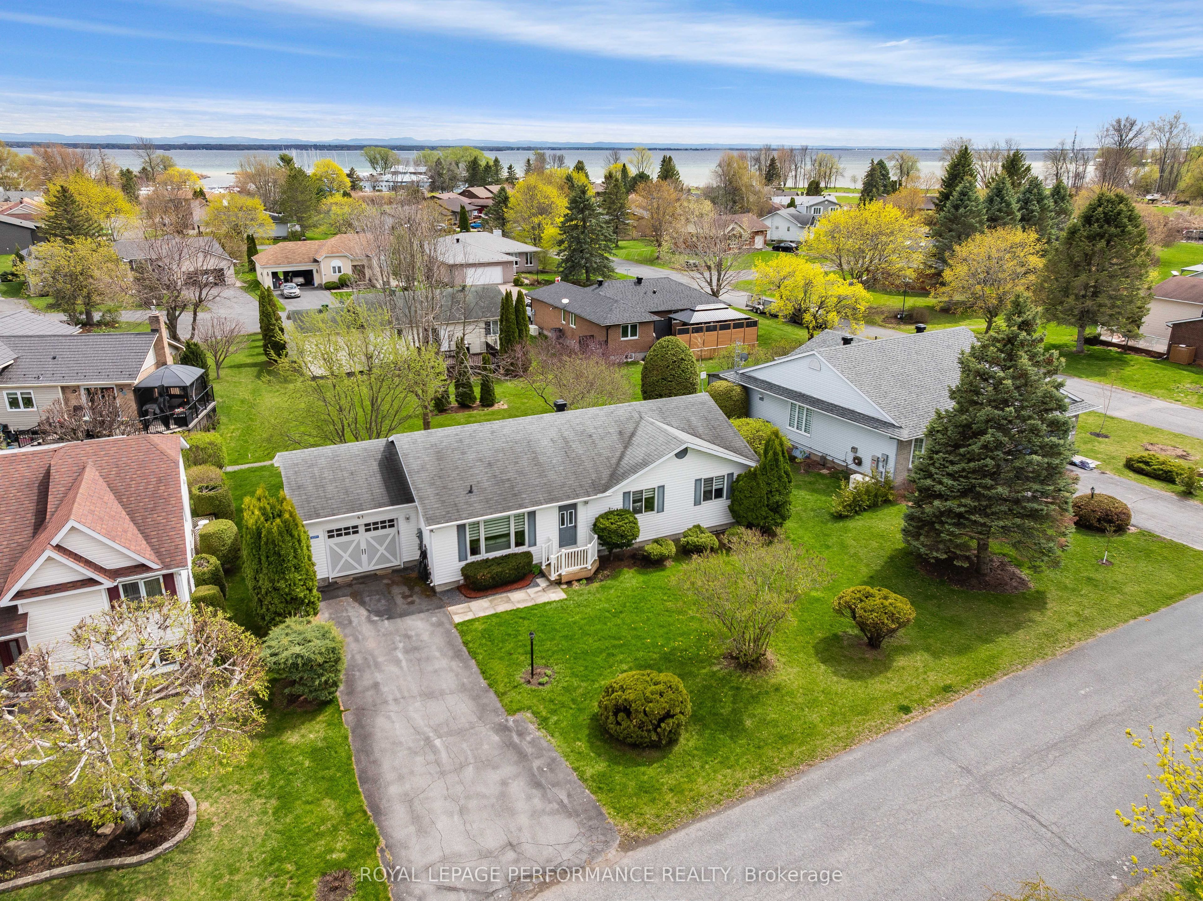 6277 Macrae Court, South Glengarry, ON K0C 1E0 photo 2