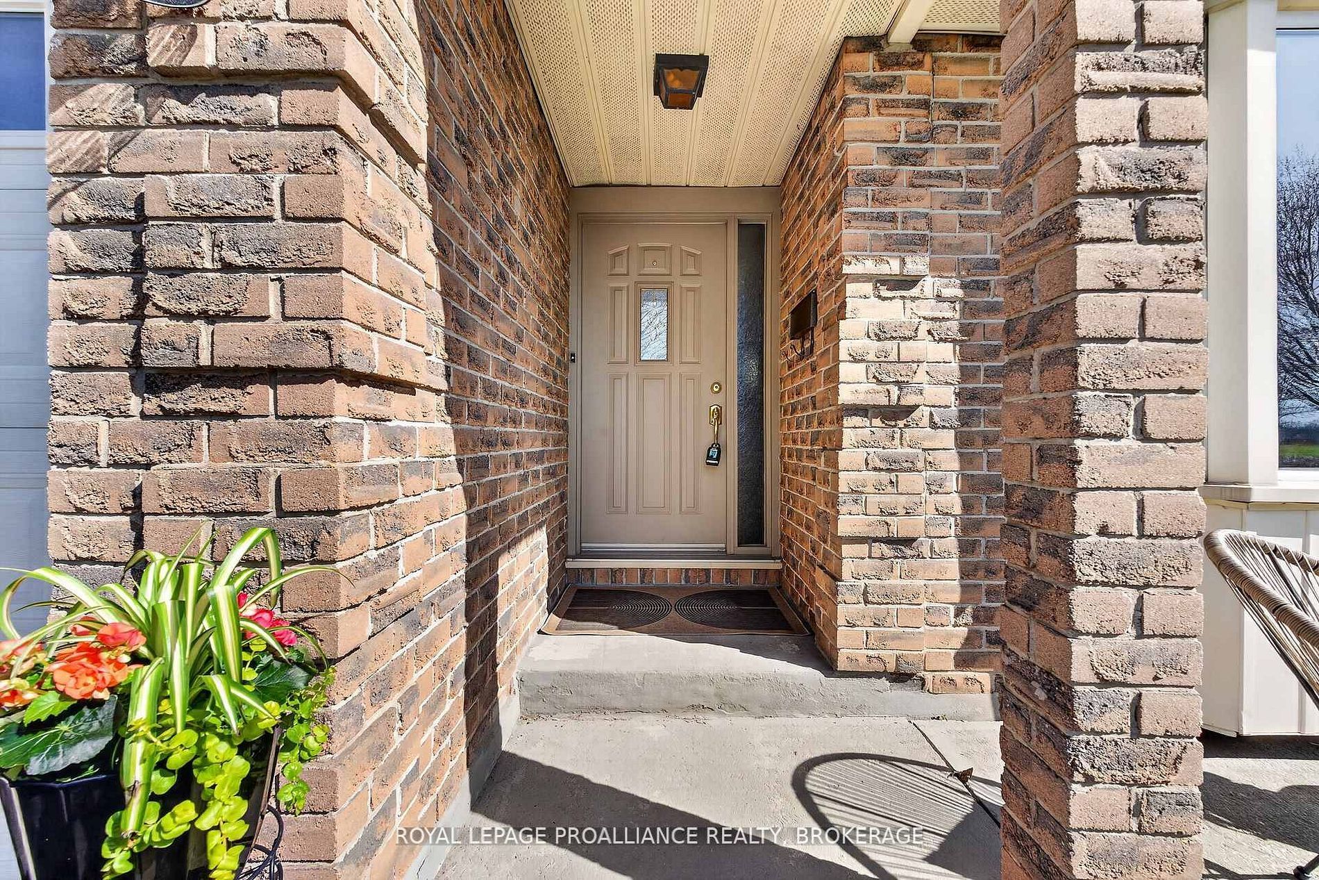 16 Grenadier Drive, Kingston, ON K7K 6E8 photo 3