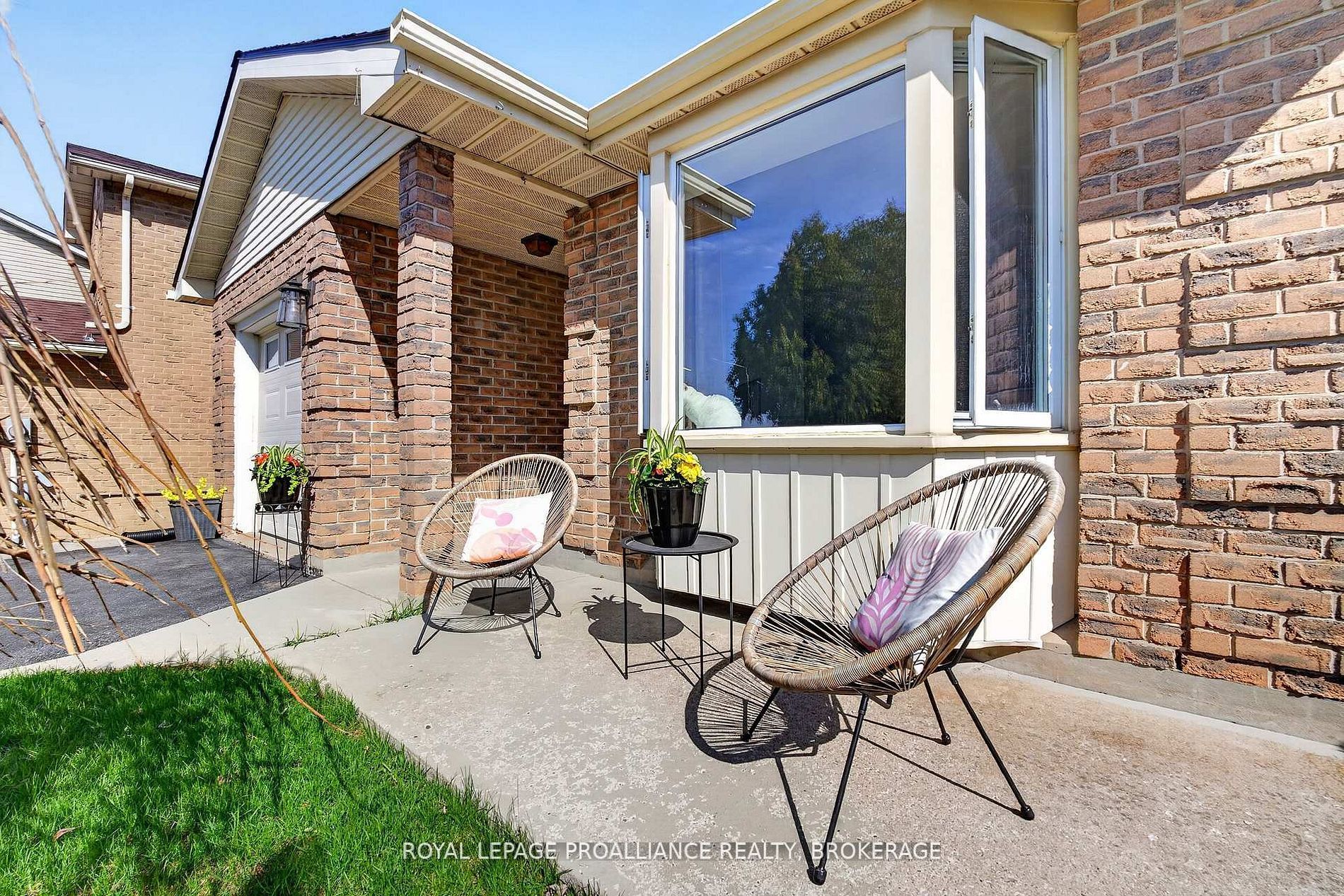 16 Grenadier Drive, Kingston, ON K7K 6E8 photo 4