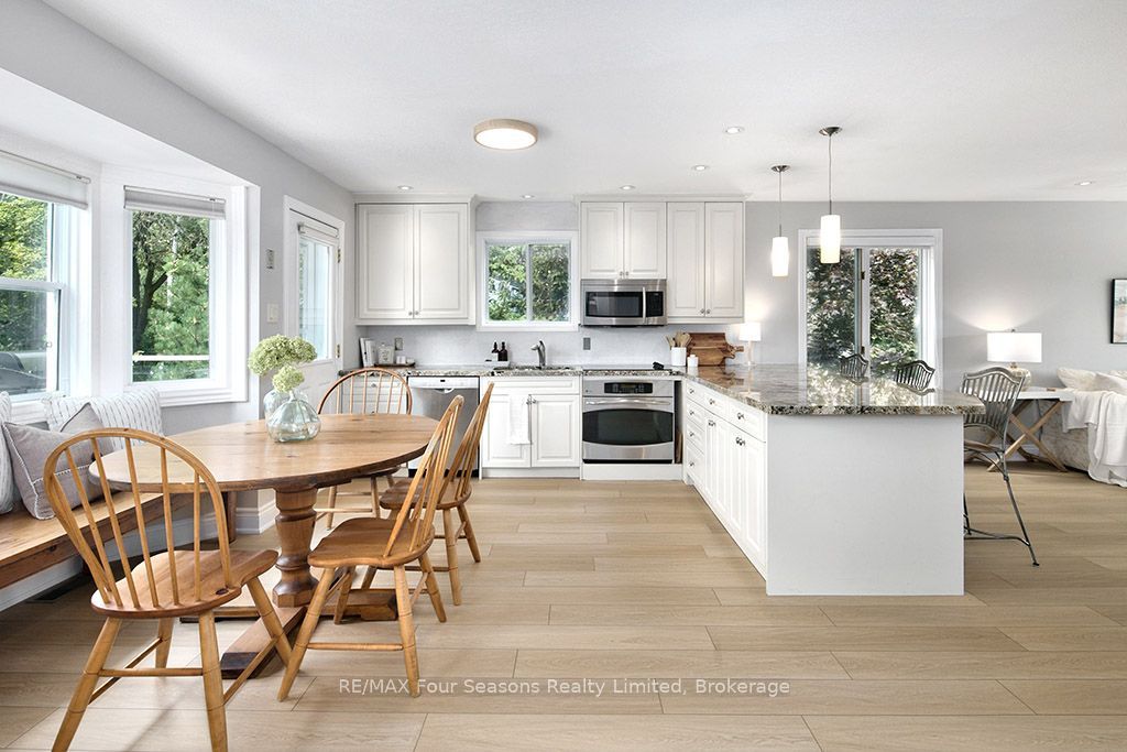 104 Laurie's Court, Blue Mountains, ON L9Y 0L4 photo 5