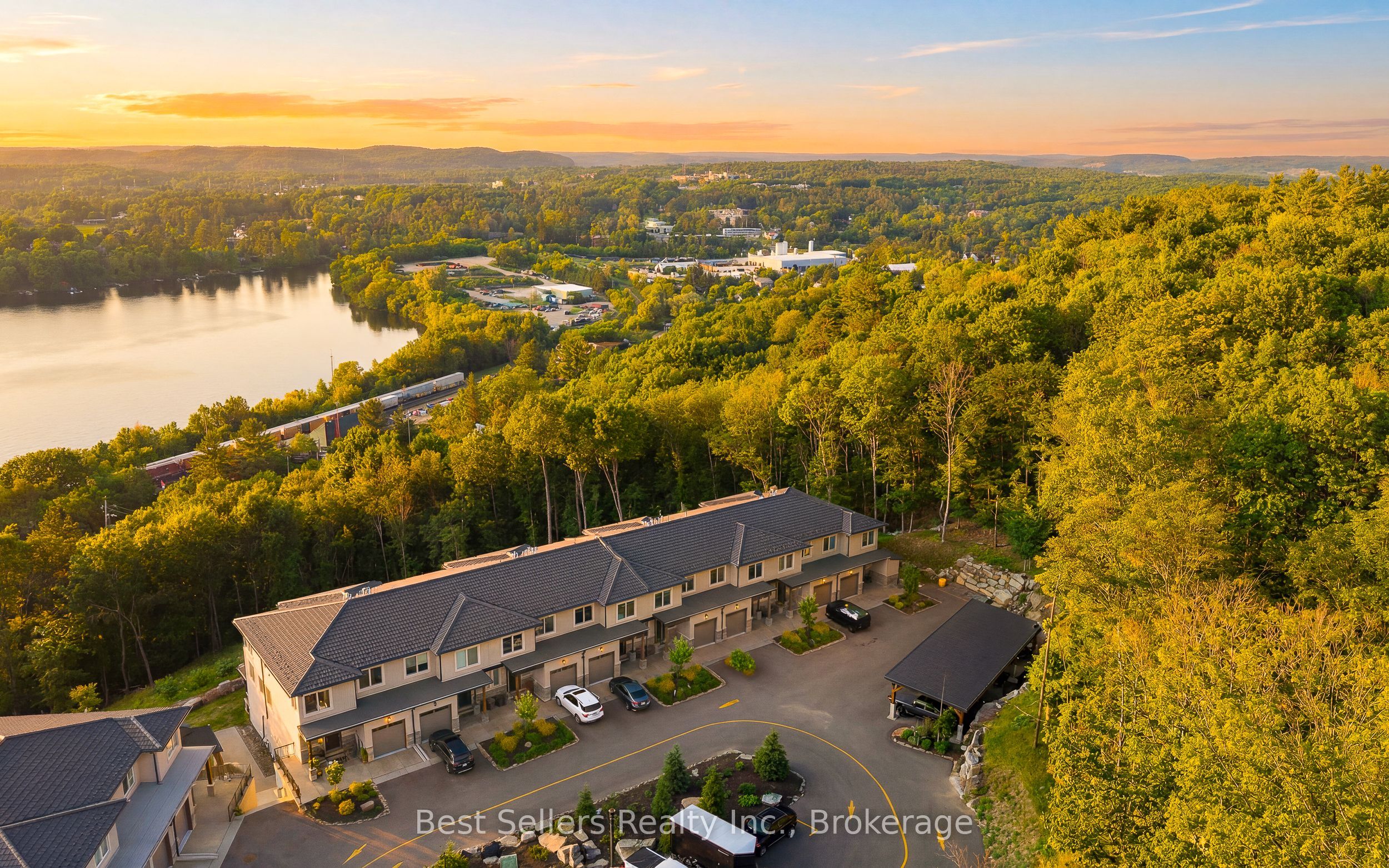 9 Horizon Lane, Huntsville, ON P1H 0G6 photo 3